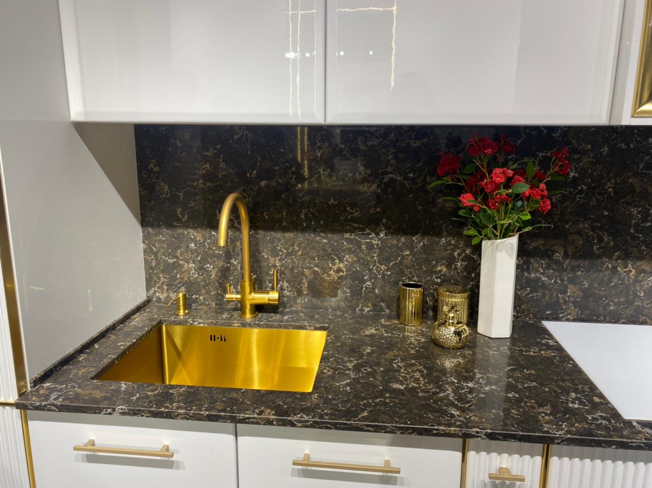 Avant Quartz 9005 Бурбонне