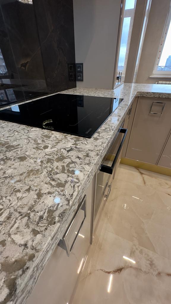 Avant Quartz 9006 Лимузен
