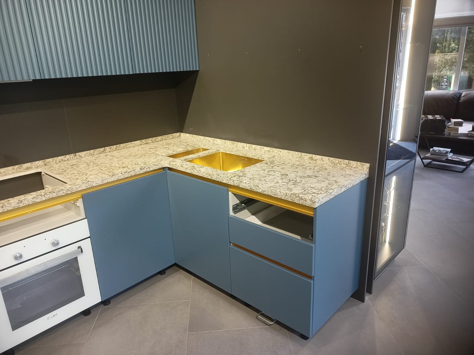 Avant Quartz 9006 Лимузен