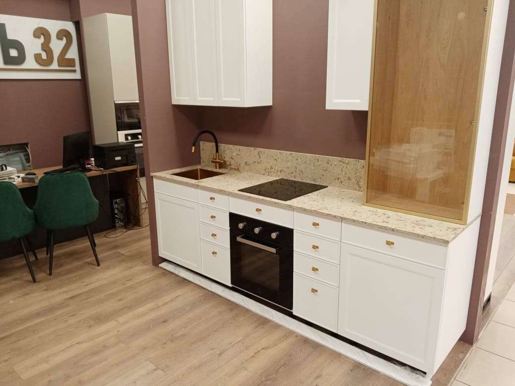 Avant Quartz 9010 Корсика