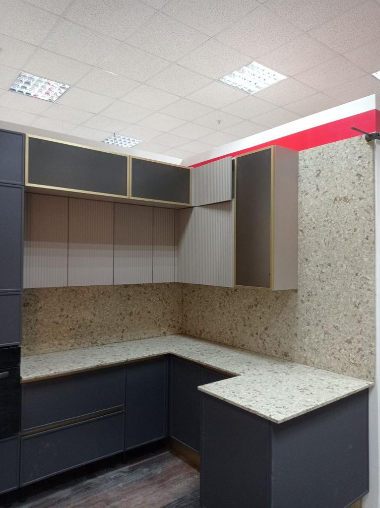 Avant Quartz 9010 Корсика