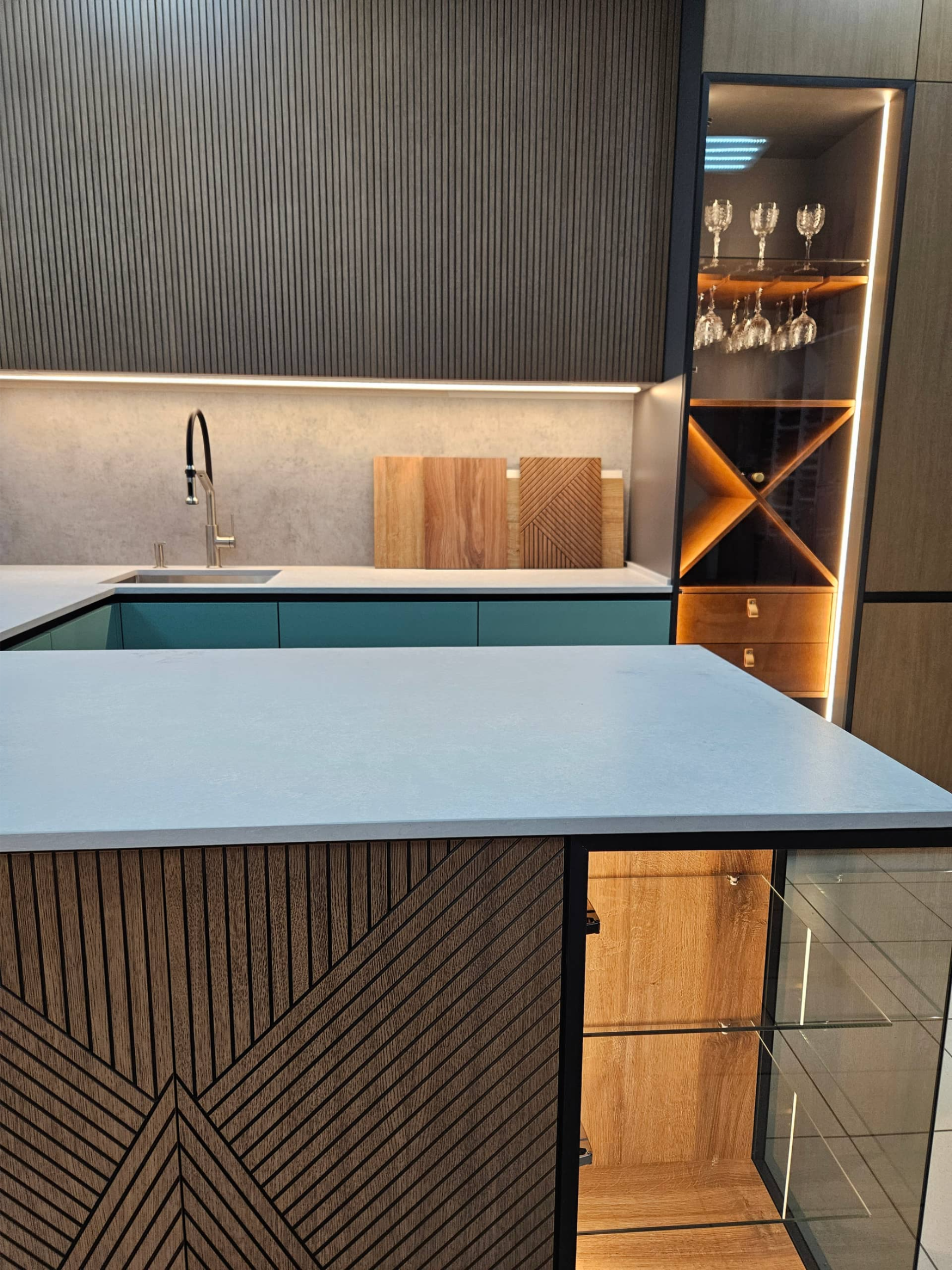 Avant Quartz 8044 Эври