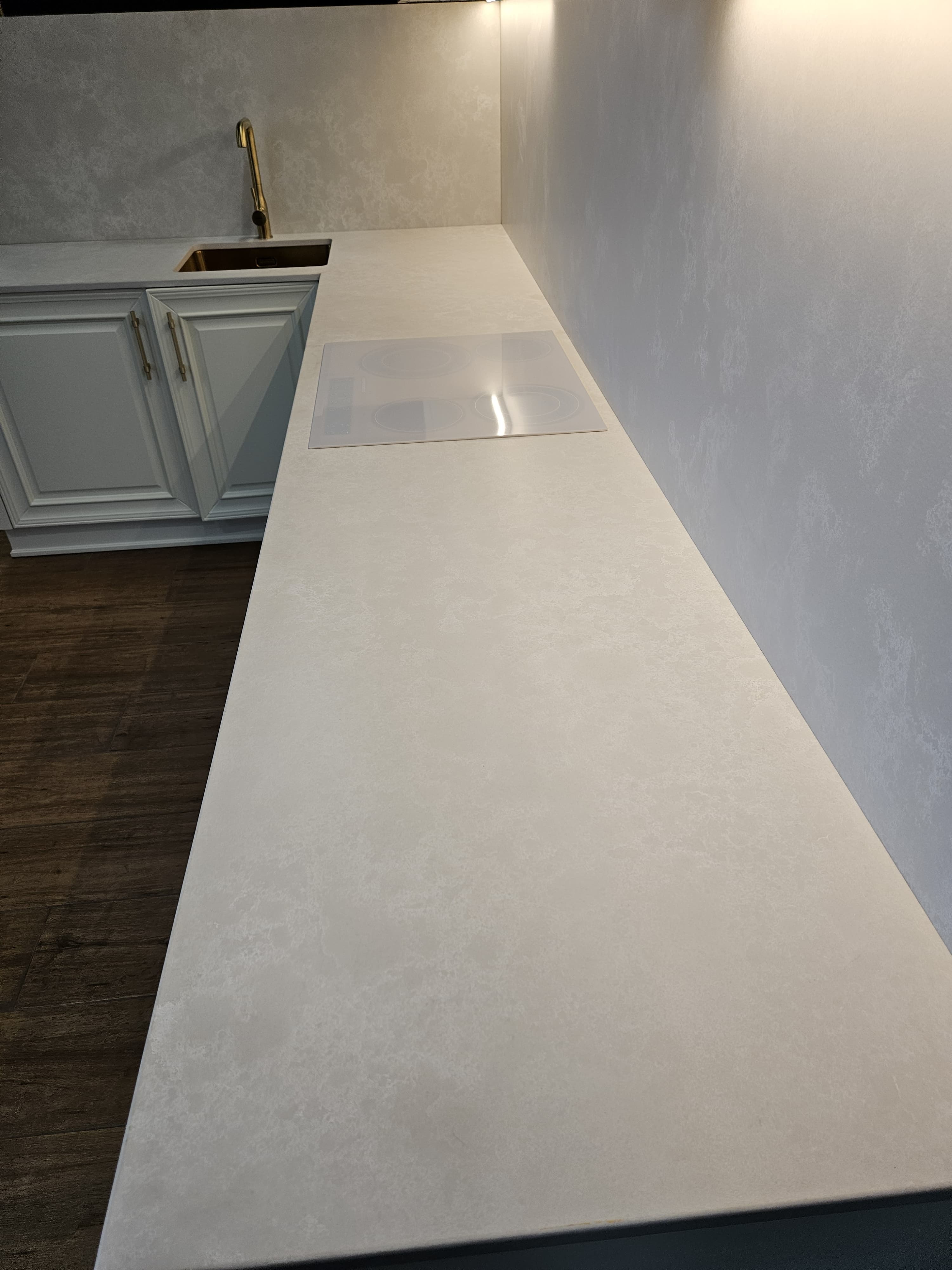 Avant Quartz 8011 Нант