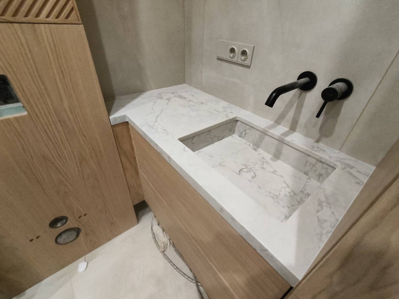 Avant Quartz 7090 Калакатта Рона-Альпы
