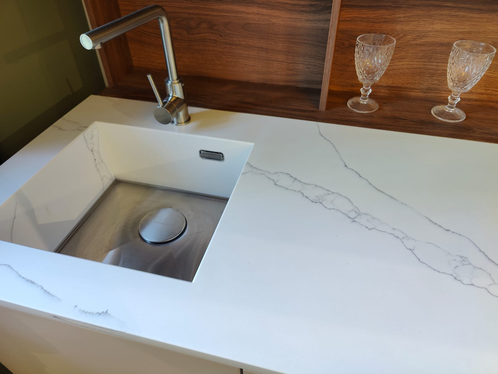 Avant Quartz 7000 Калакатта Эно