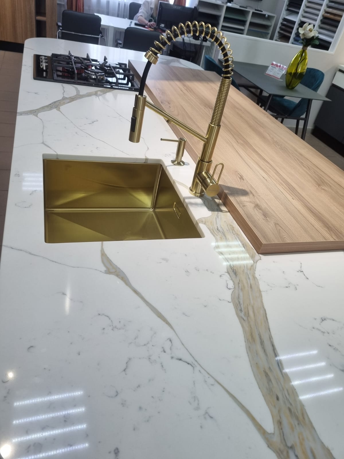 Avant Quartz 7030 Калакатта Шенонсо