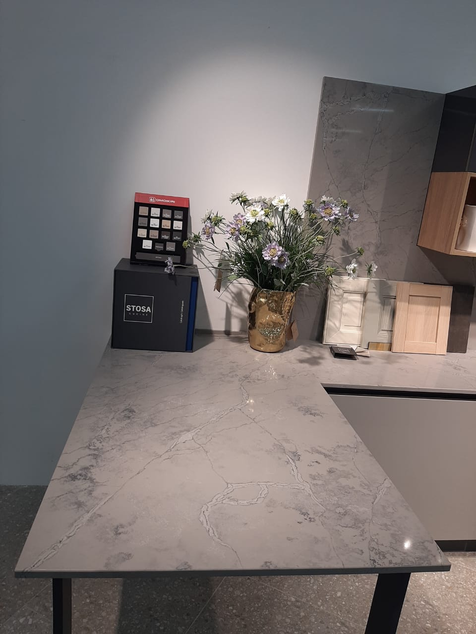 Avant Quartz 7040 Калакатта Бомениль