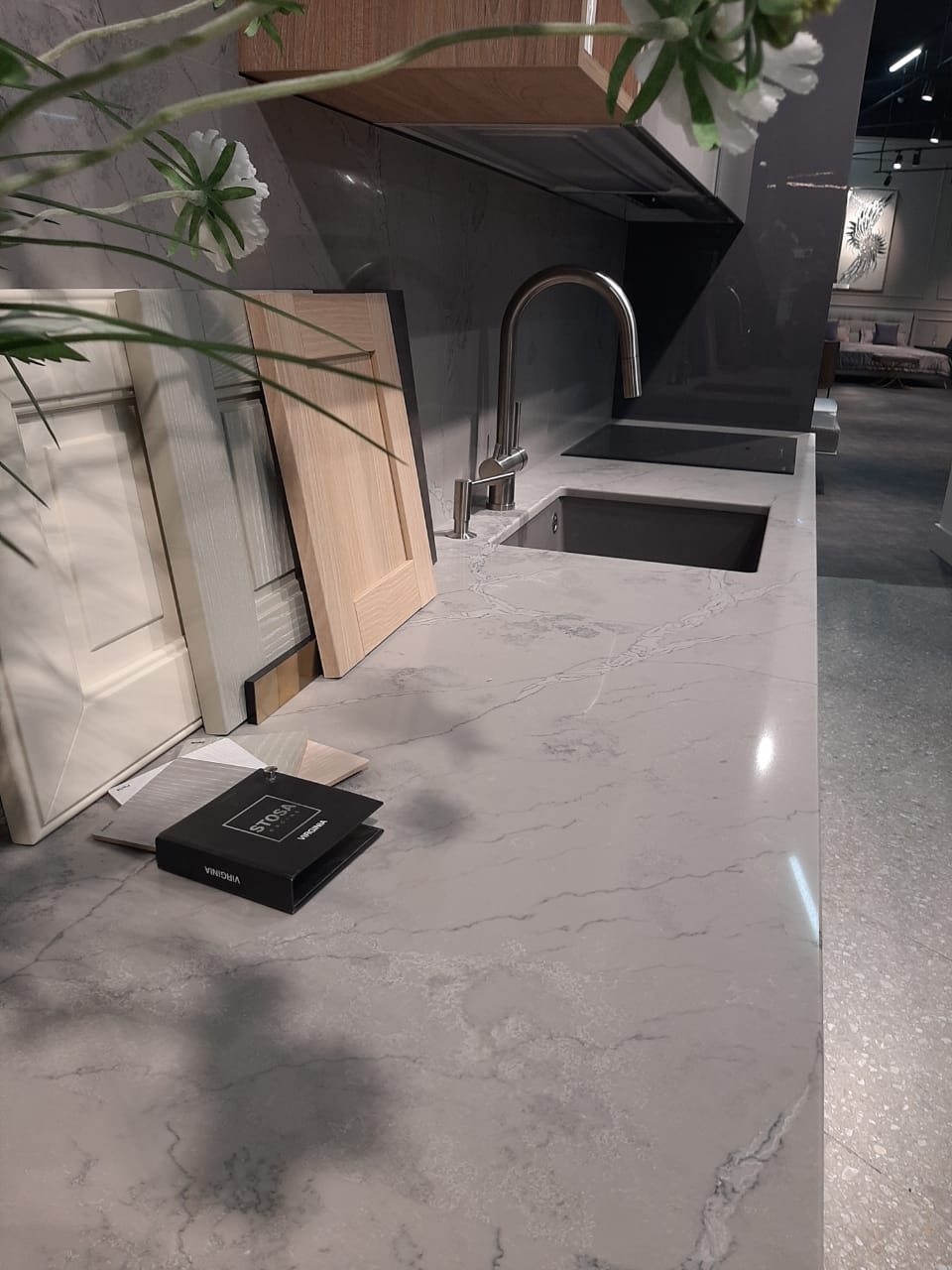Avant Quartz 7040 Калакатта Бомениль