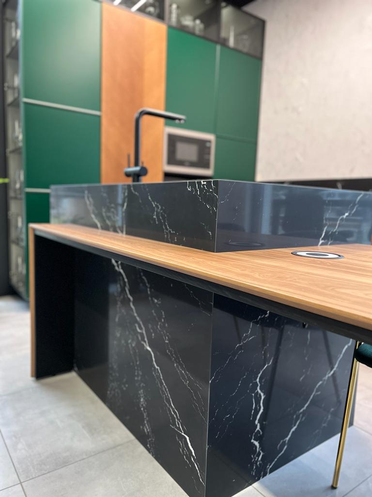 Avant Quartz 7060 Калакатта Мон Сен-Мишель