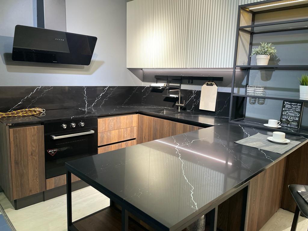 Avant Quartz 7060 Калакатта Мон Сен-Мишель