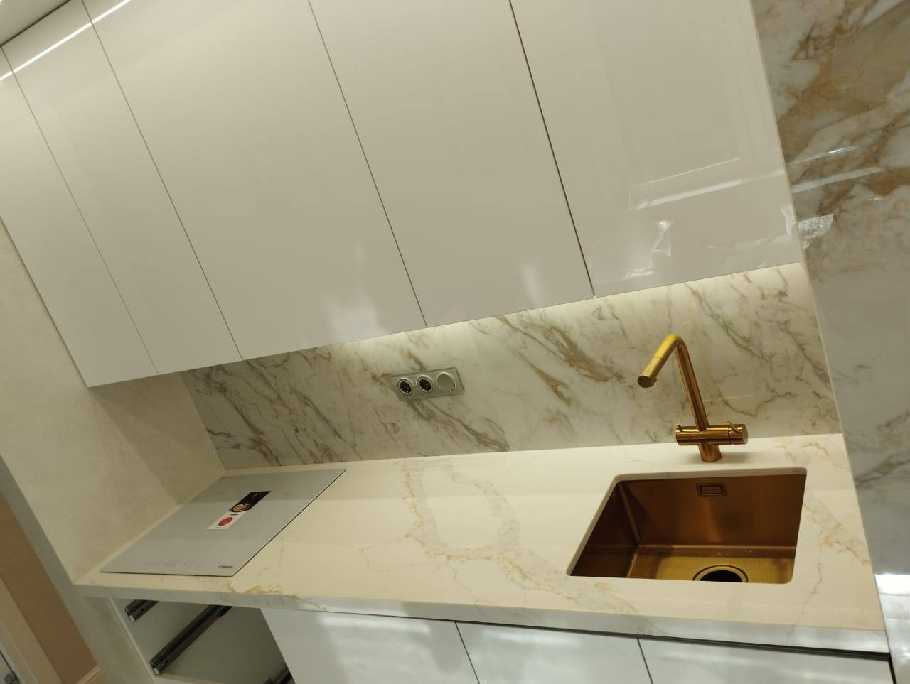 Avant Quartz 7070 Калакатта Версаль