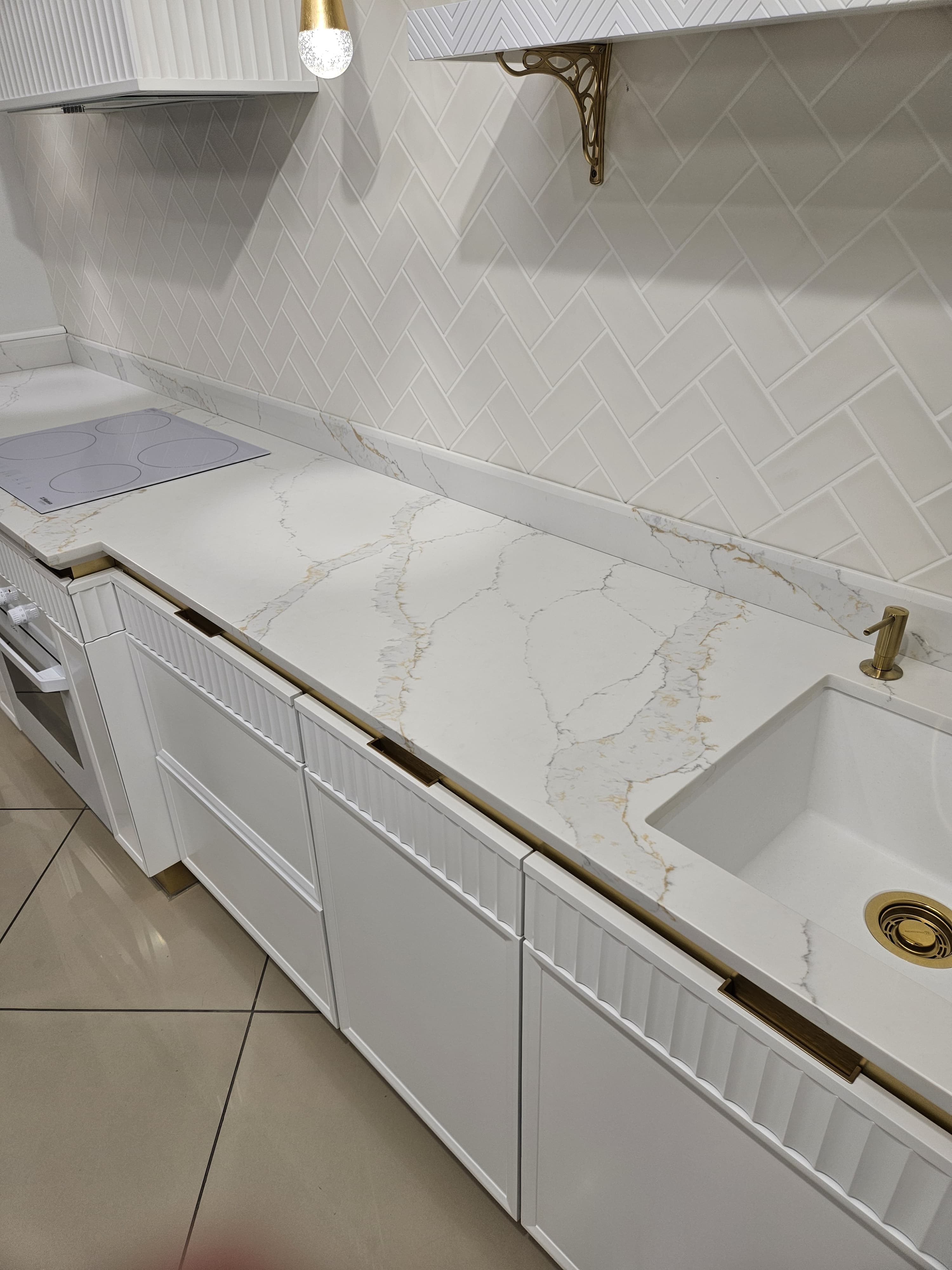 Avant Quartz 7070 Калакатта Версаль
