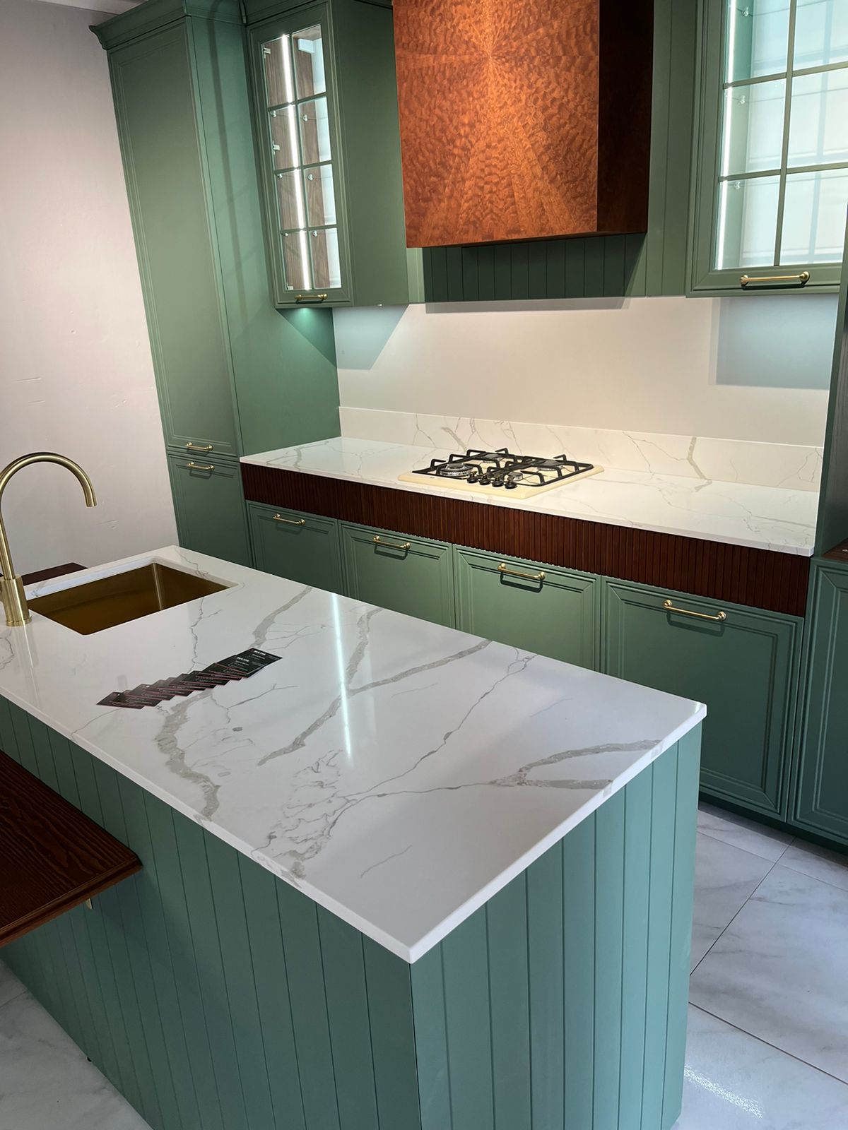 Avant Quartz 7400 Калакатта Дофине