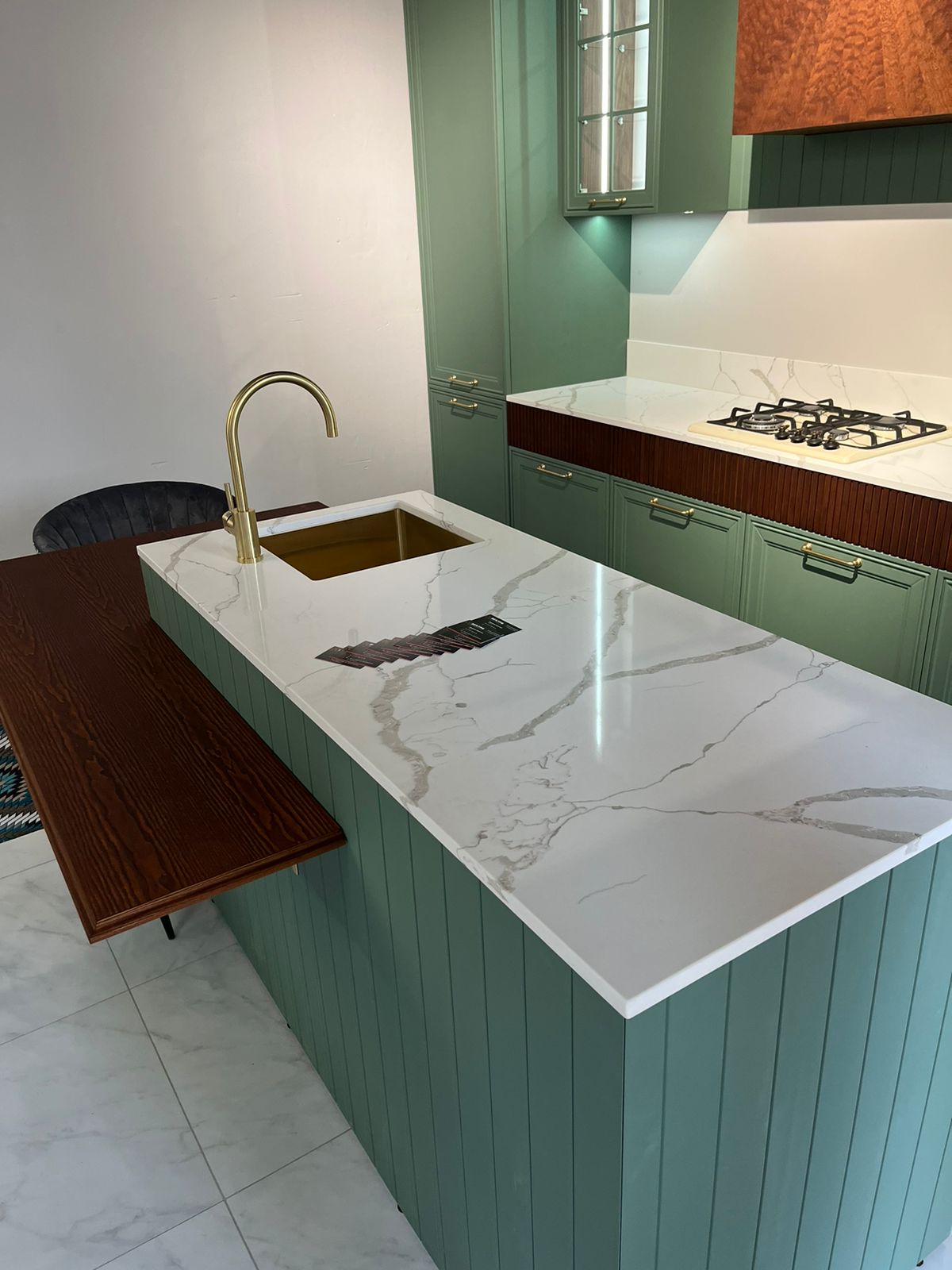 Avant Quartz 7400 Калакатта Дофине