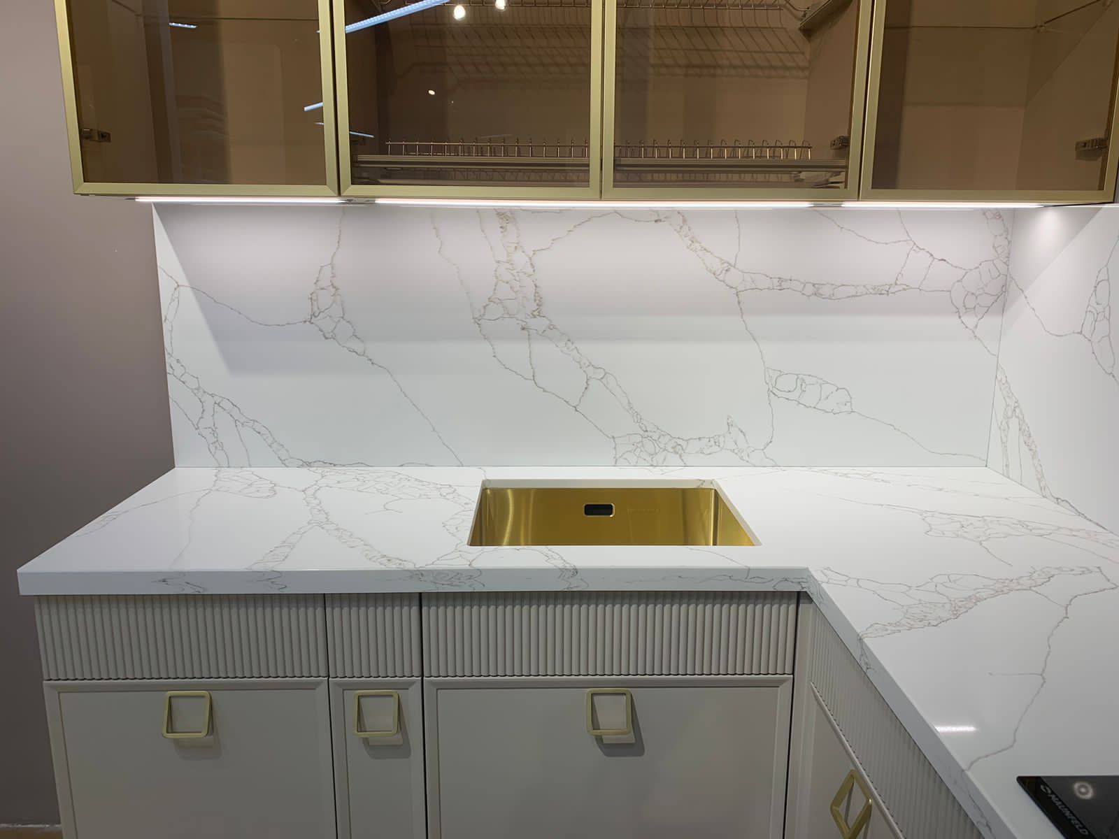 Avant Quartz 7470 Калакатта Берн