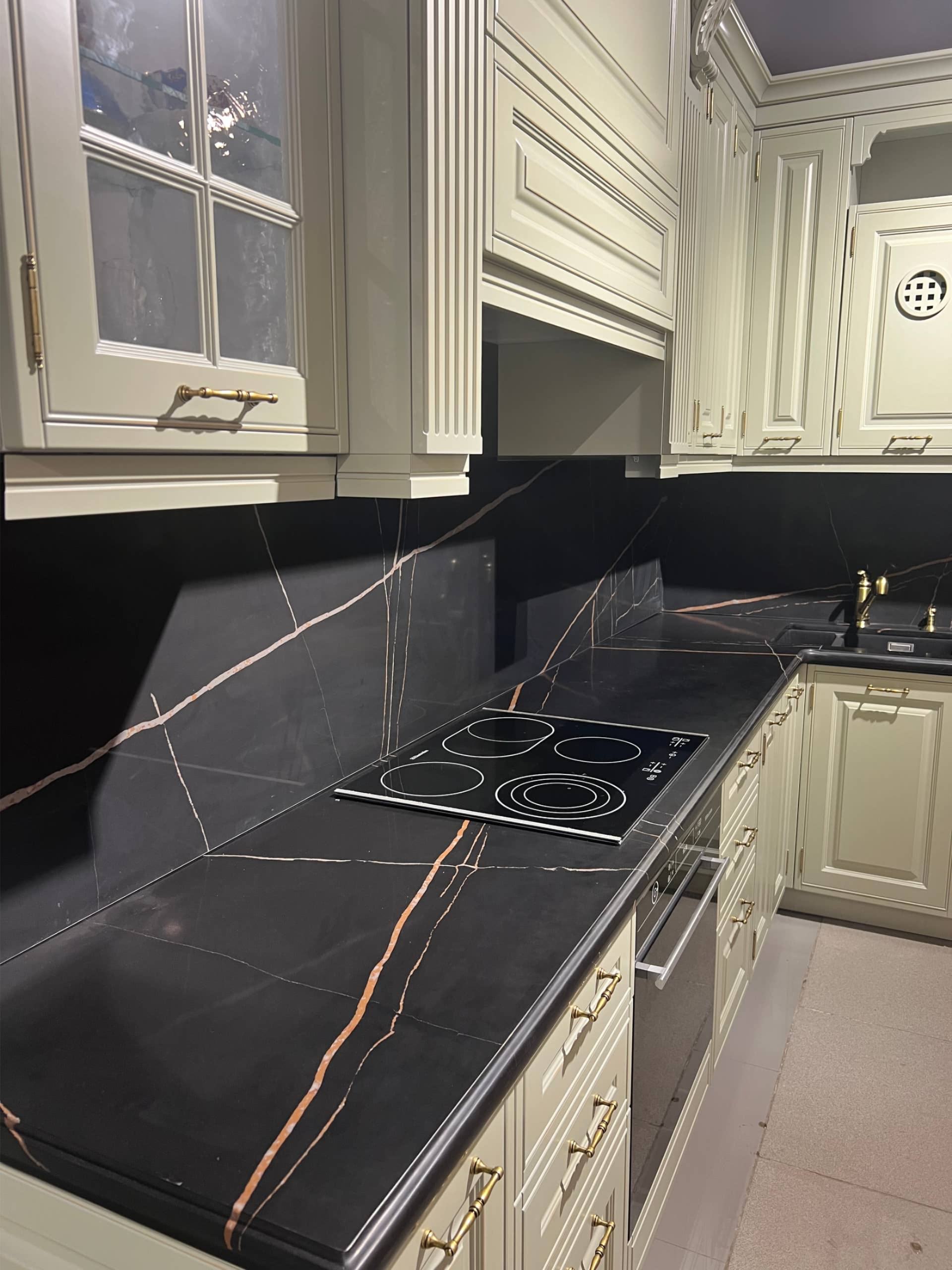 Avant Quartz 7700 Калакатта Марсель