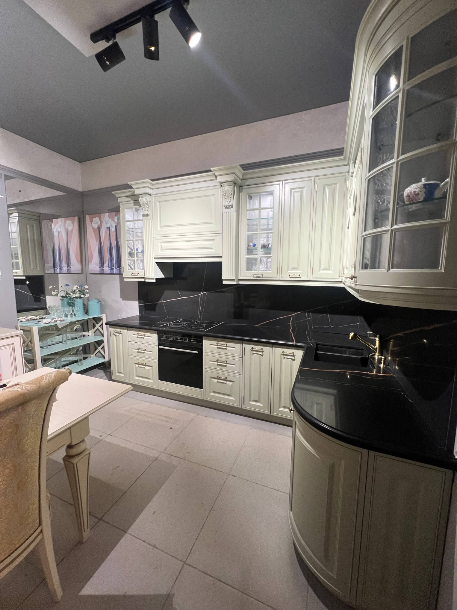 Avant Quartz 7700 Калакатта Марсель