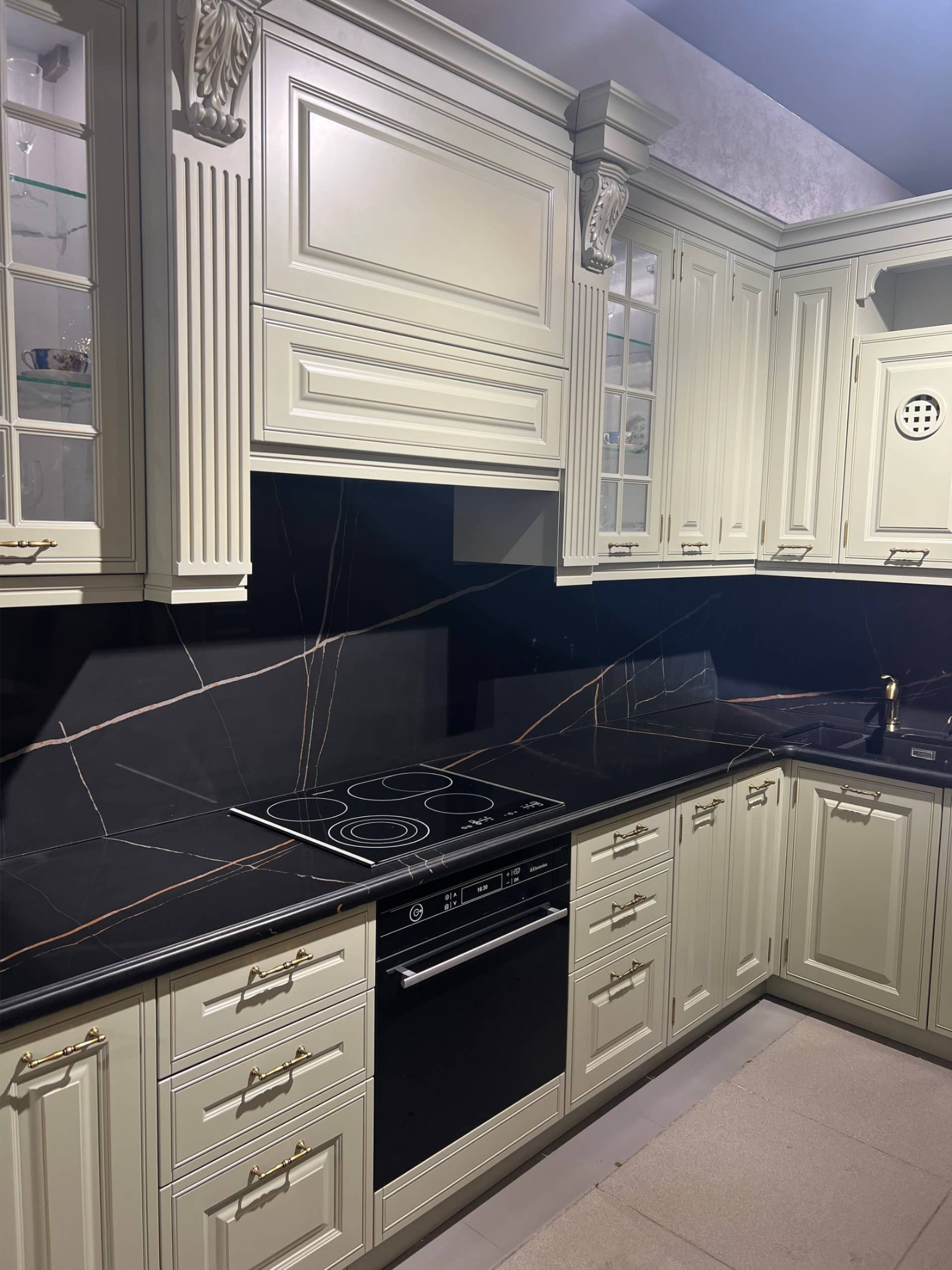 Avant Quartz 7700 Калакатта Марсель