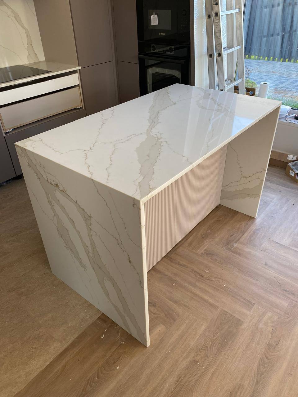 SmartQuartz Calacatta Sun