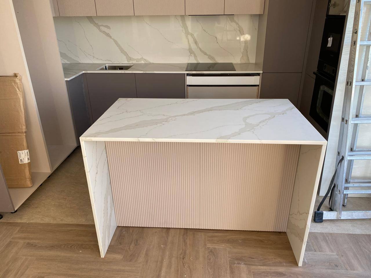 SmartQuartz Calacatta Sun