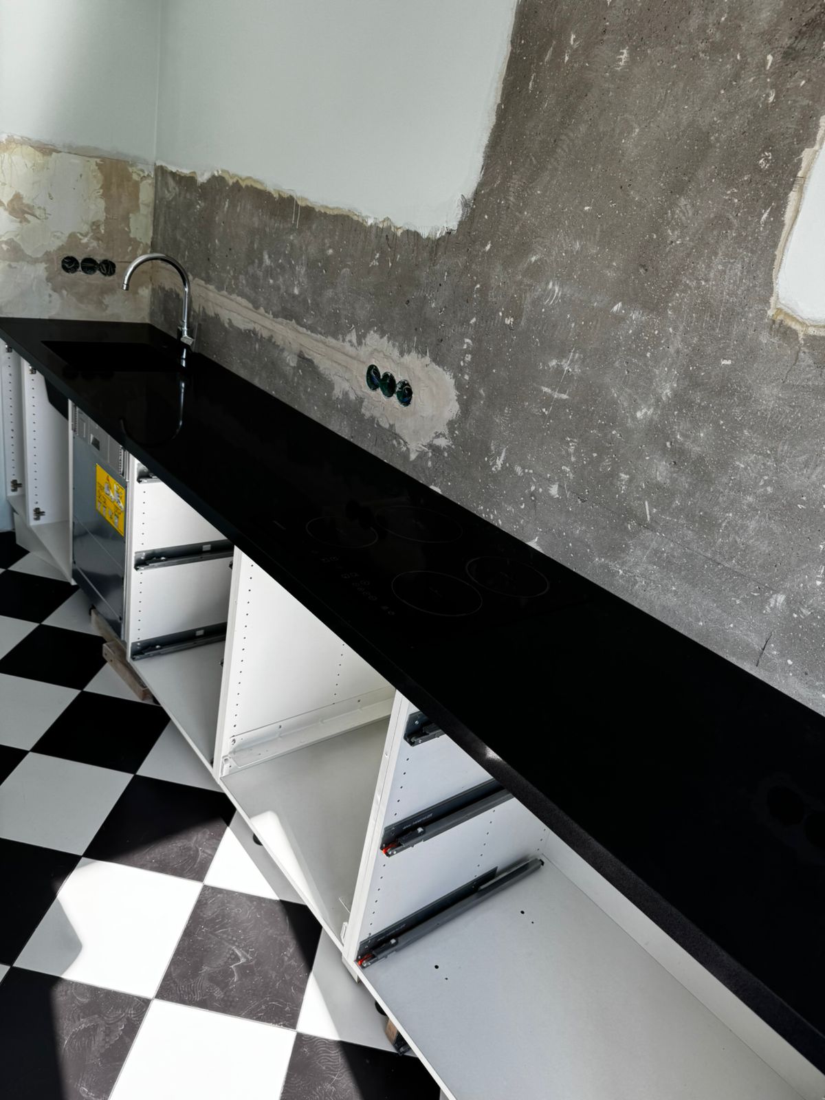 Noble Quartz Q131 Black Sand