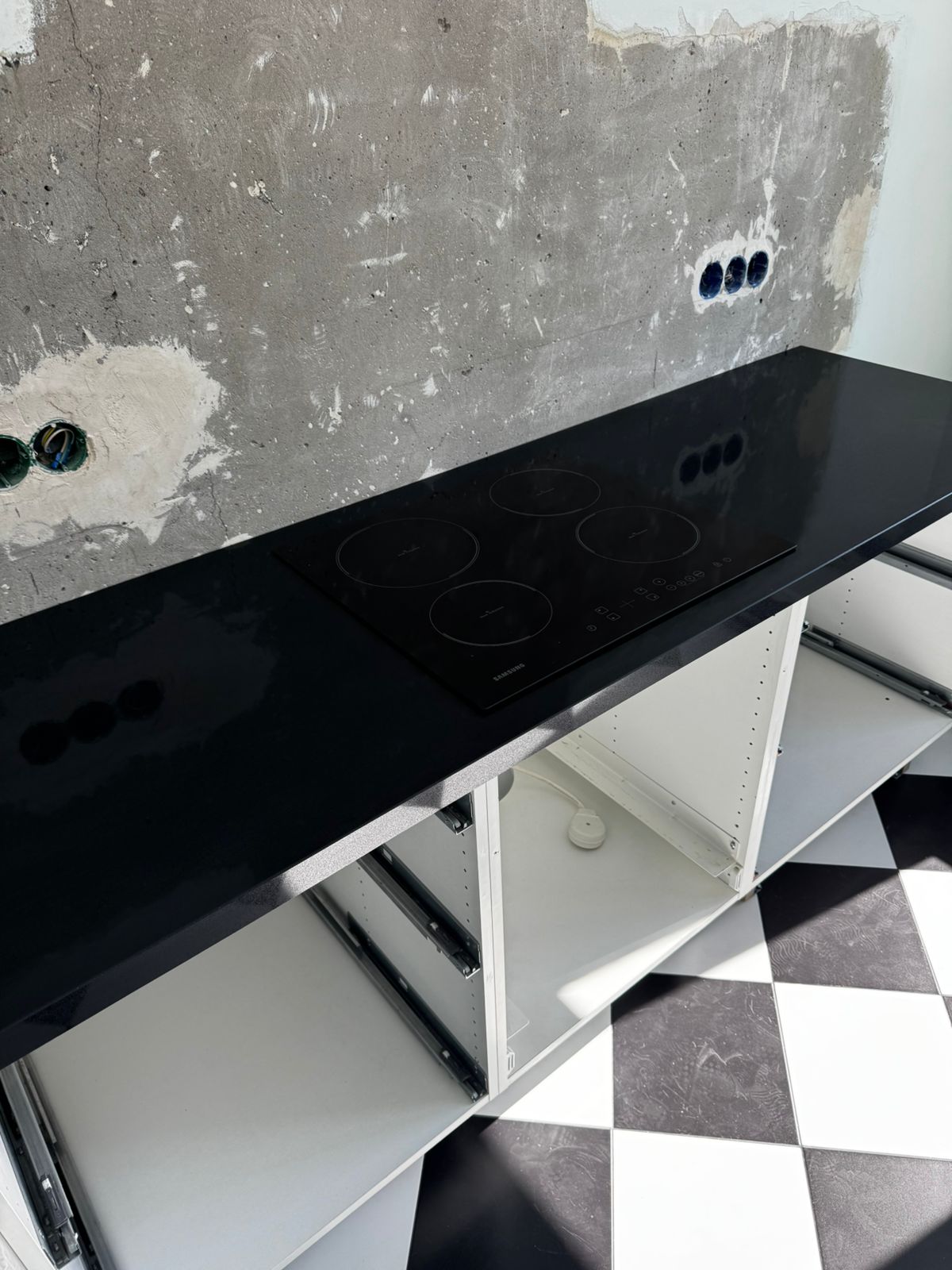Noble Quartz Q131 Black Sand