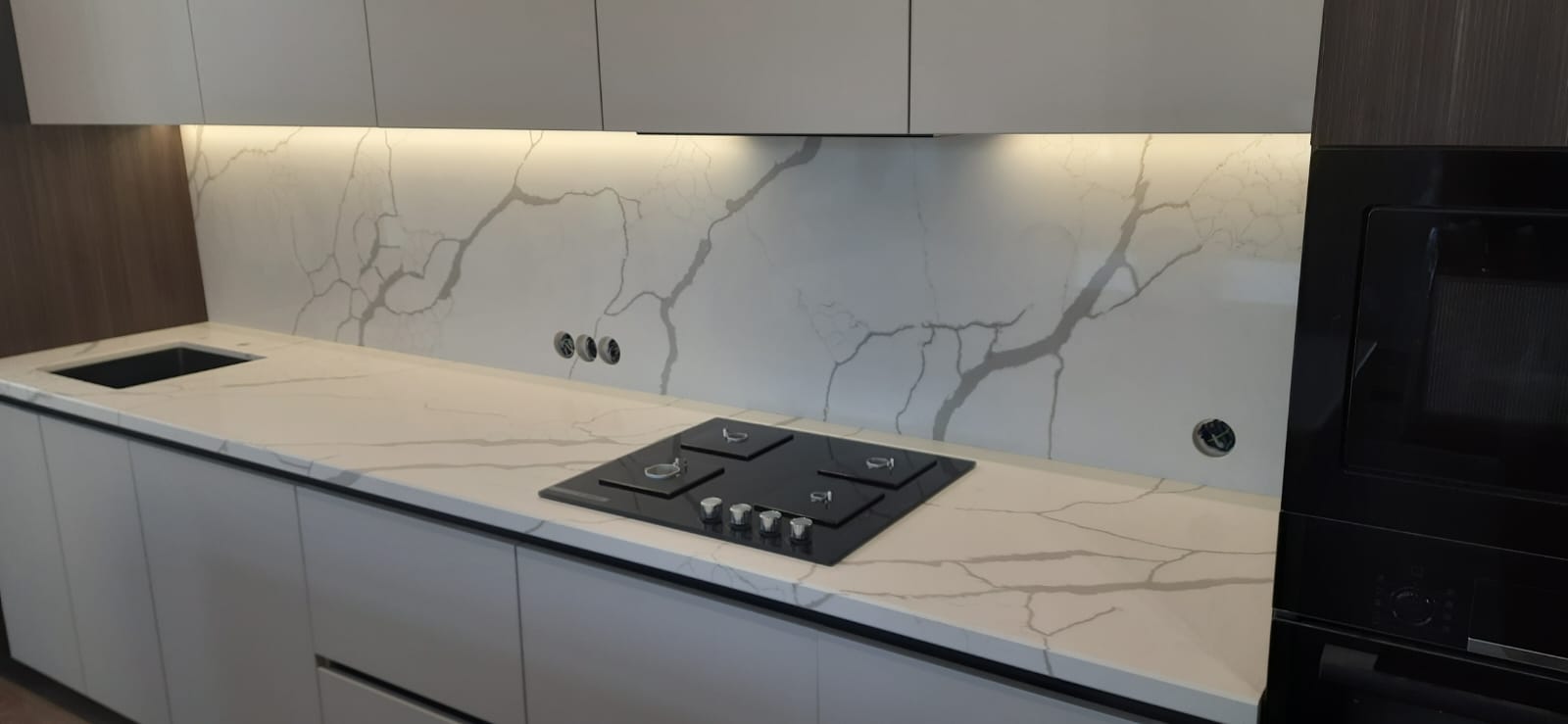 Noblle Quartz Q740 Calacatta Venato