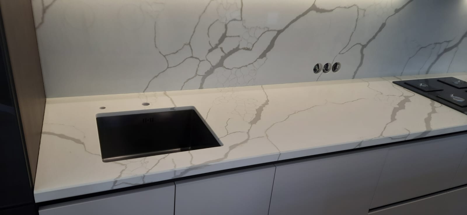 Noblle Quartz Q740 Calacatta Venato