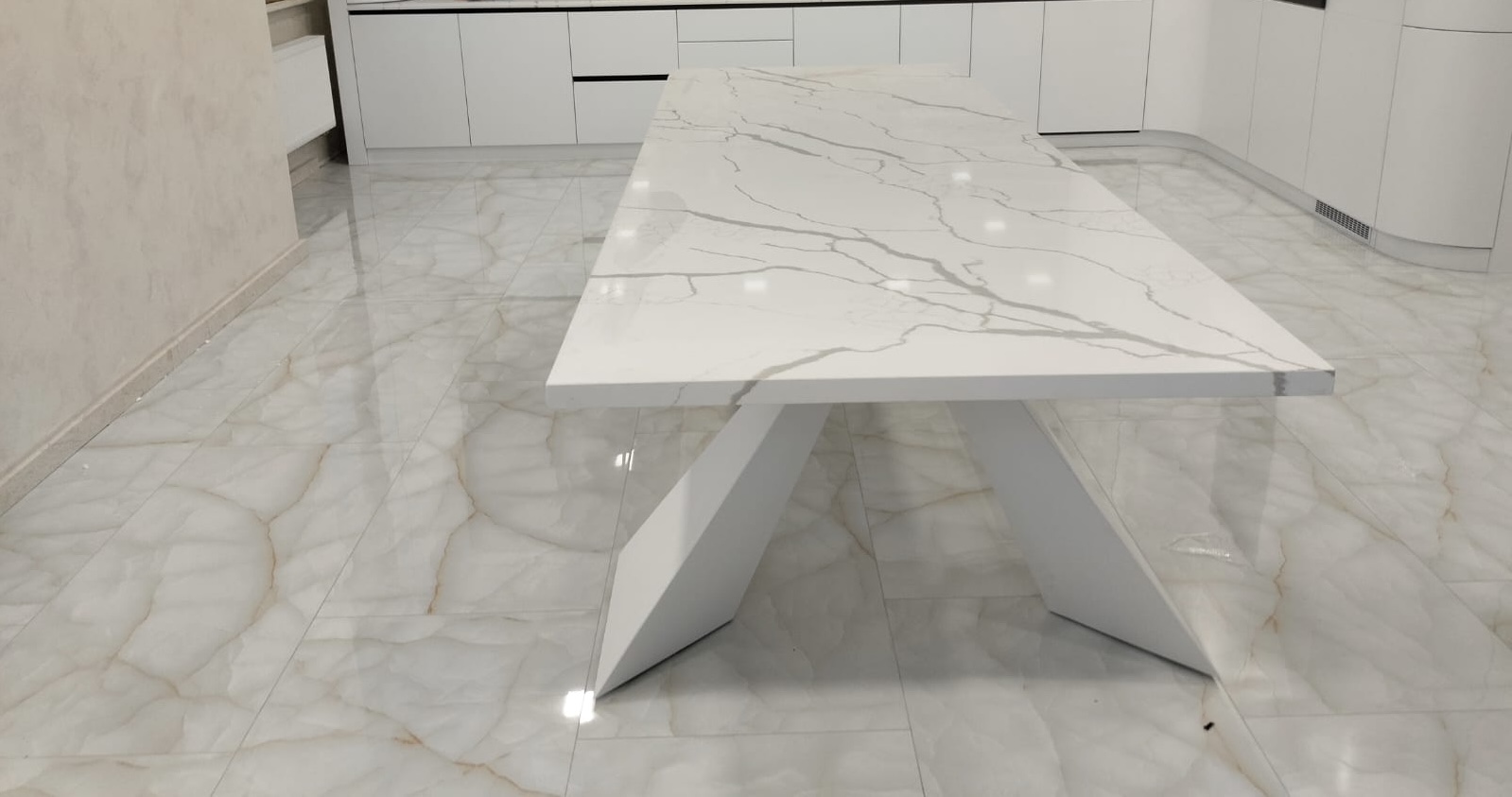 Noblle Quartz Q740 Calacatta Venato