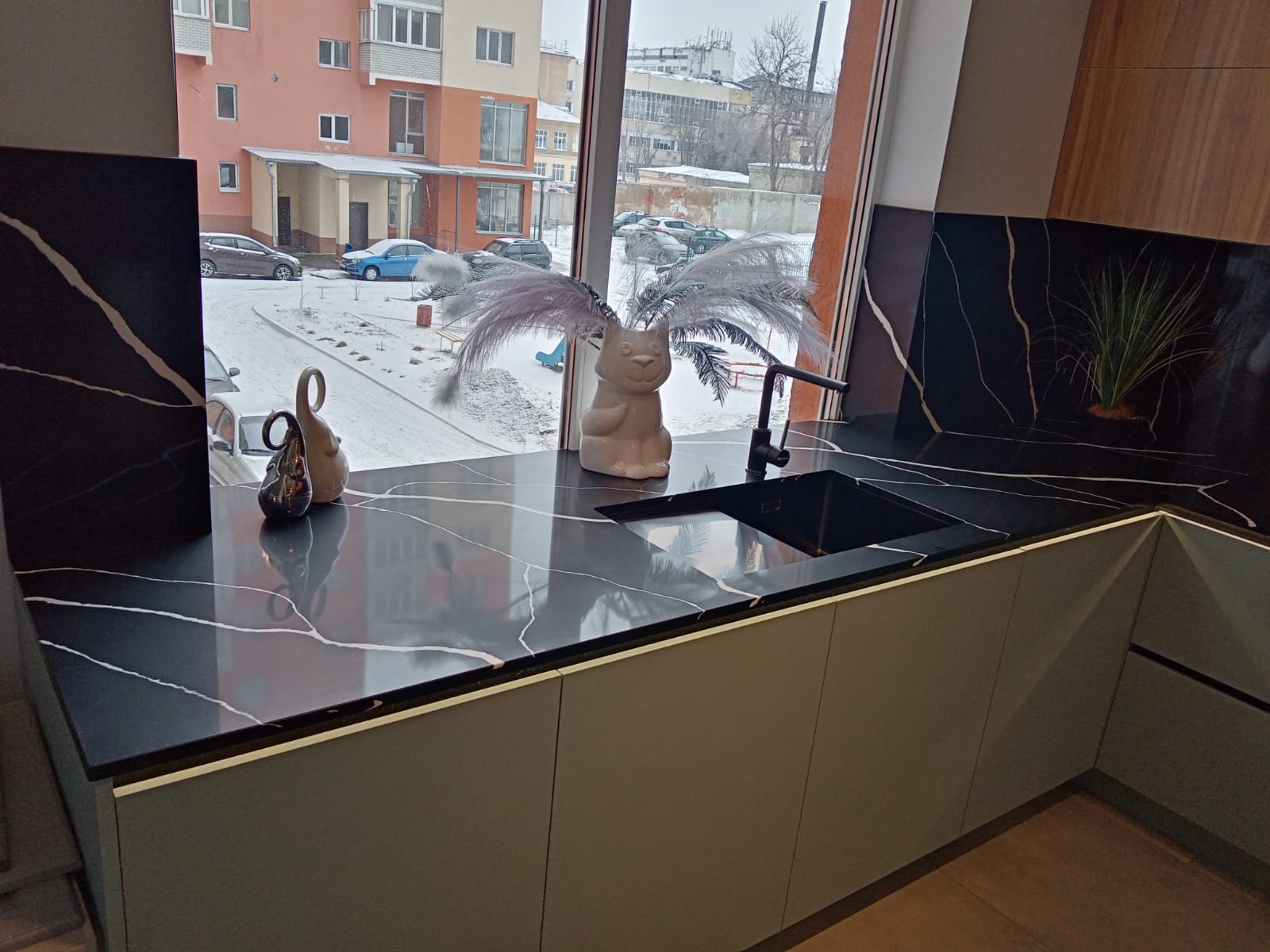 Noble Quartz Q765 Nero Marquina