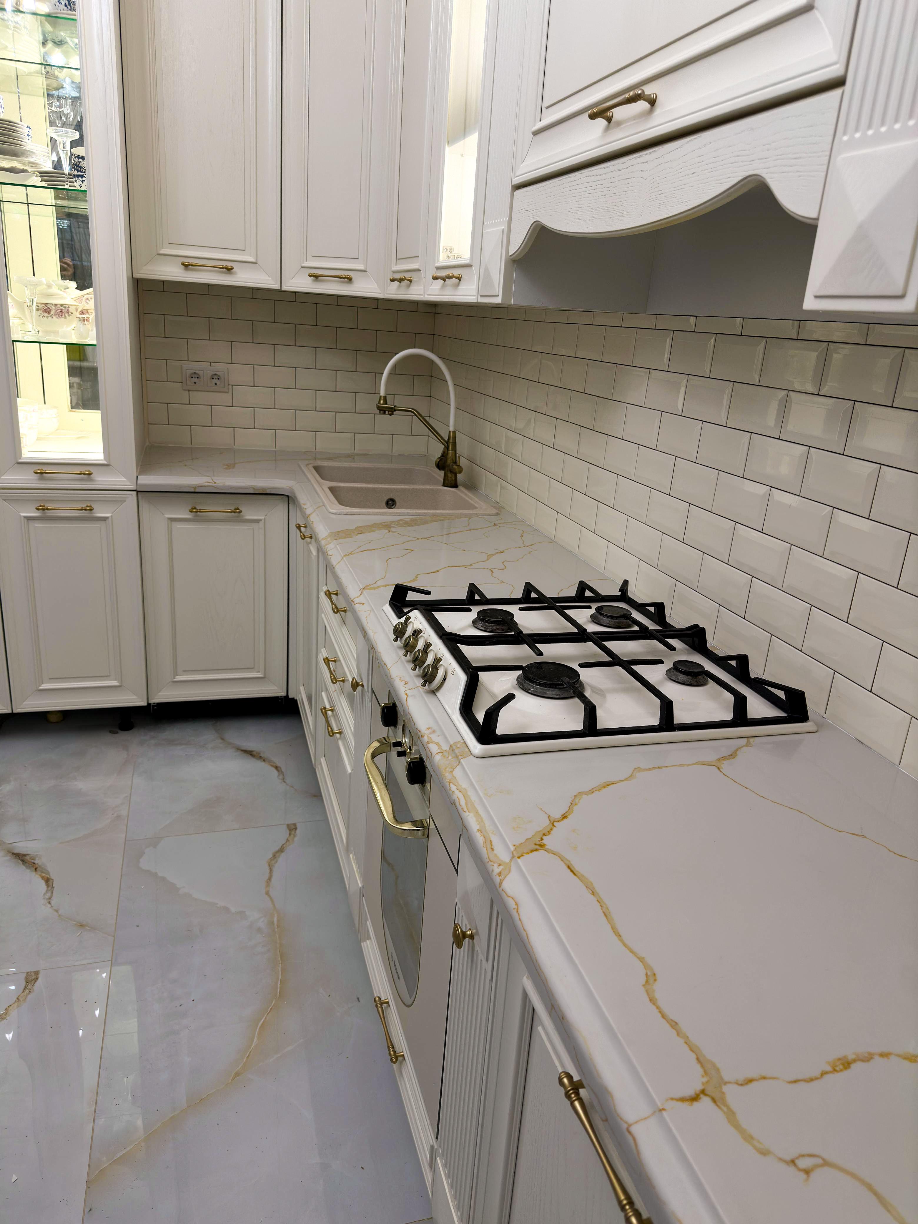 Noble Quartz Q785 Calacatta Gold