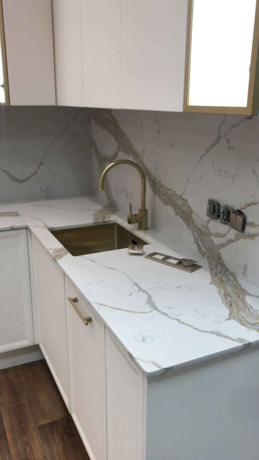 Noble Quartz Q703 Calacatta Borghini