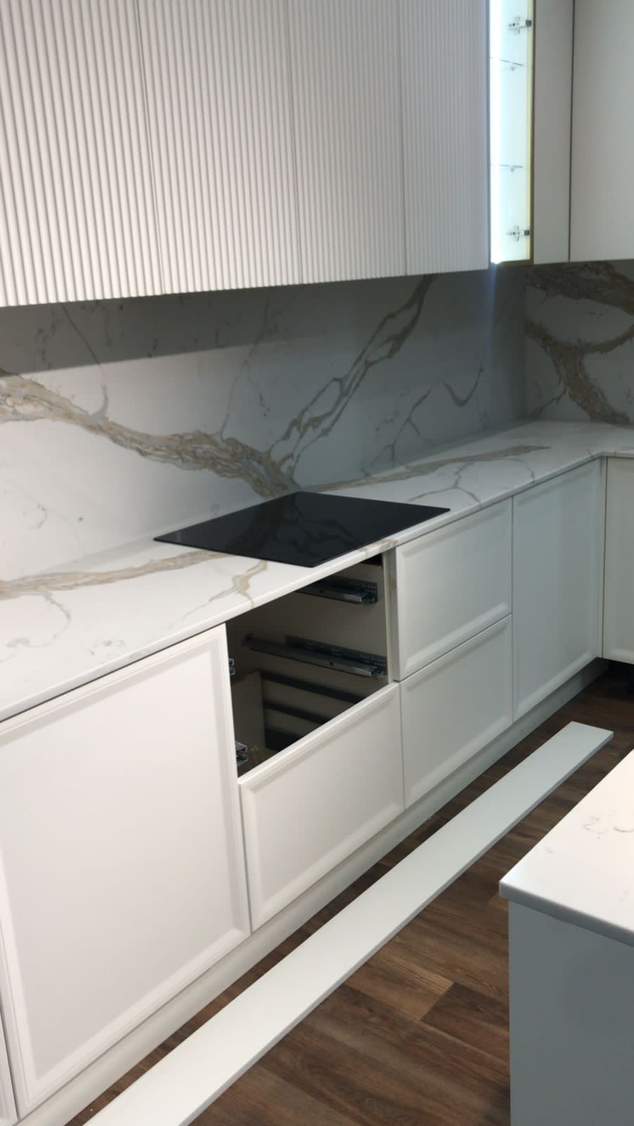 Noble Quartz Q703 Calacatta Borghini
