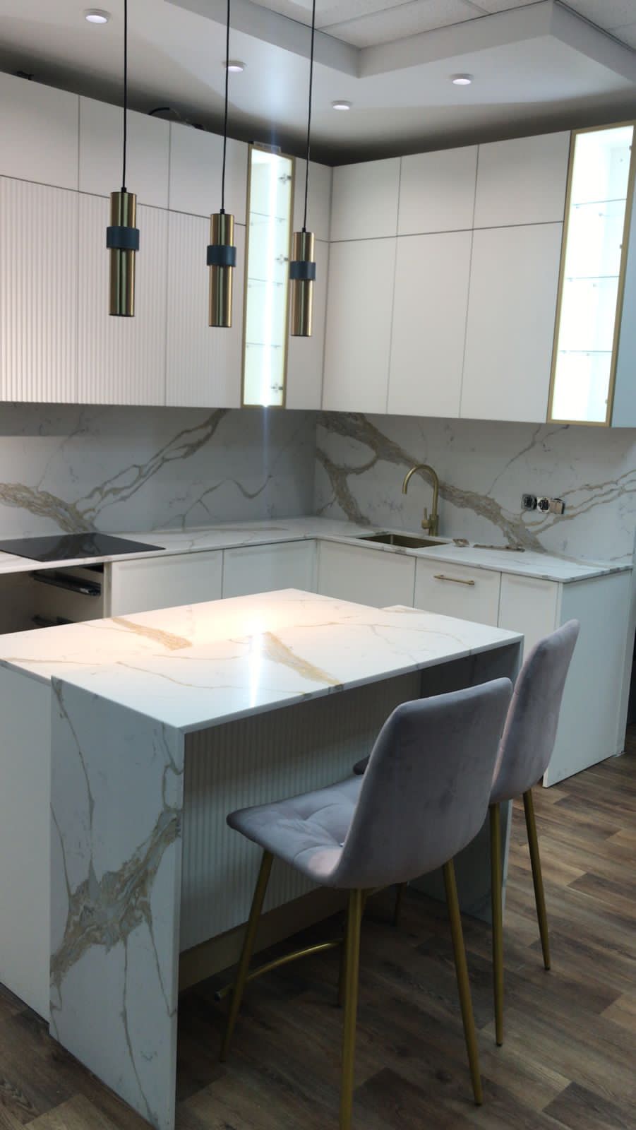 Noble Quartz Q703 Calacatta Borghini