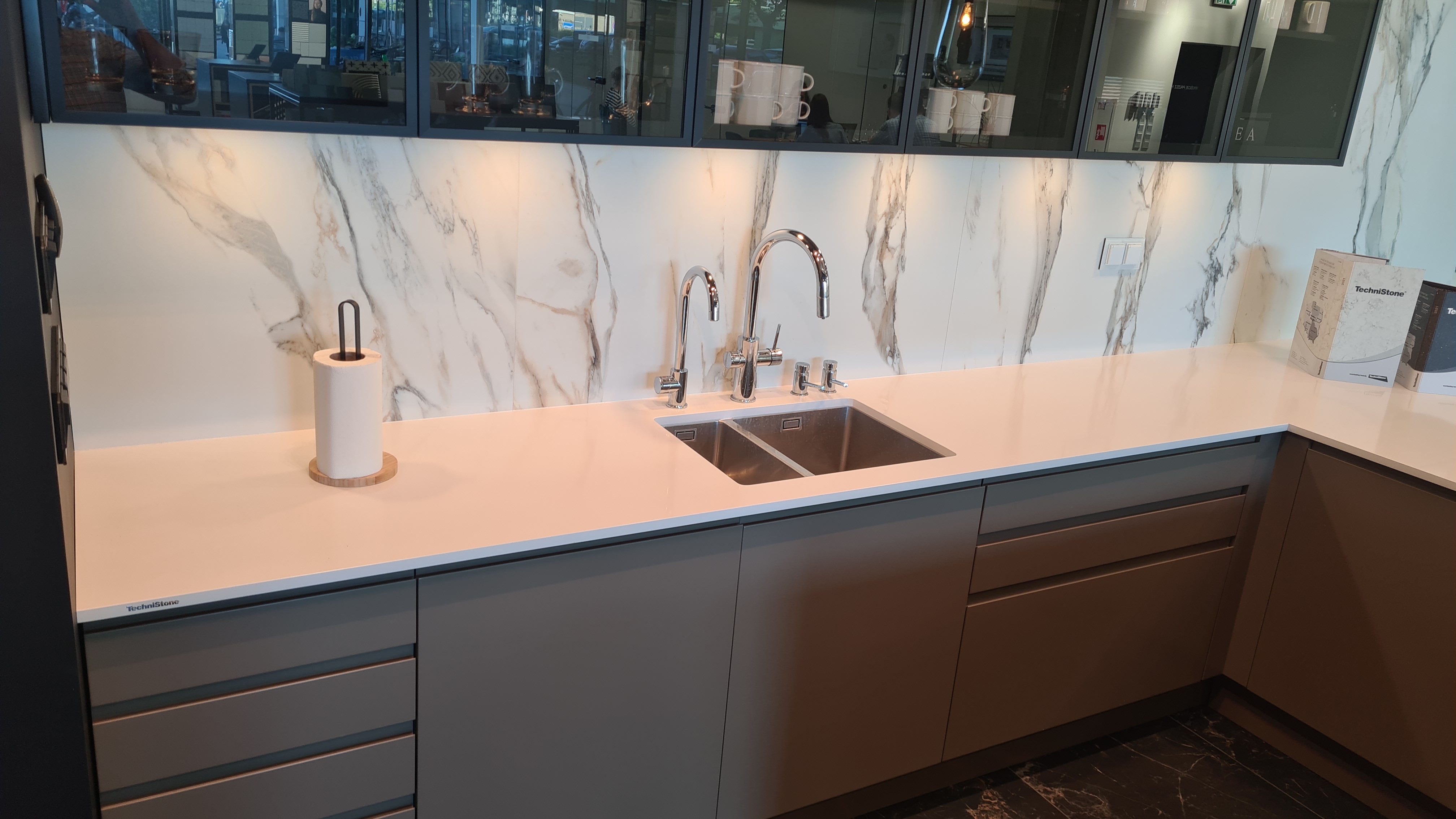 TechniStone Crystal Absolute White