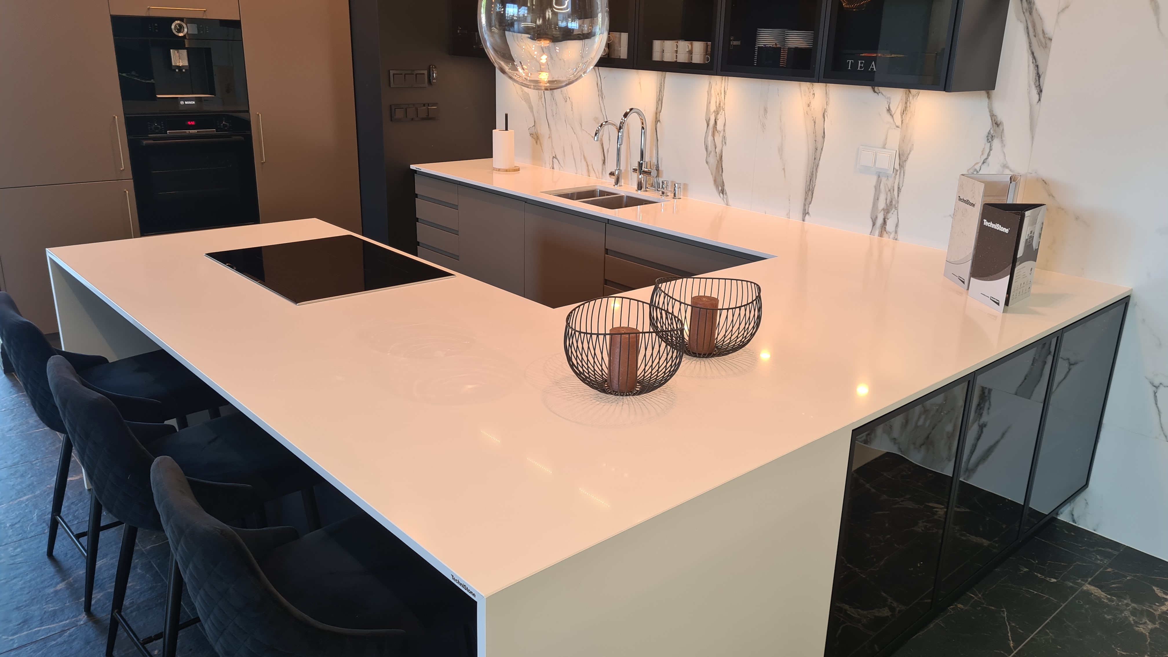 TechniStone Crystal Absolute White