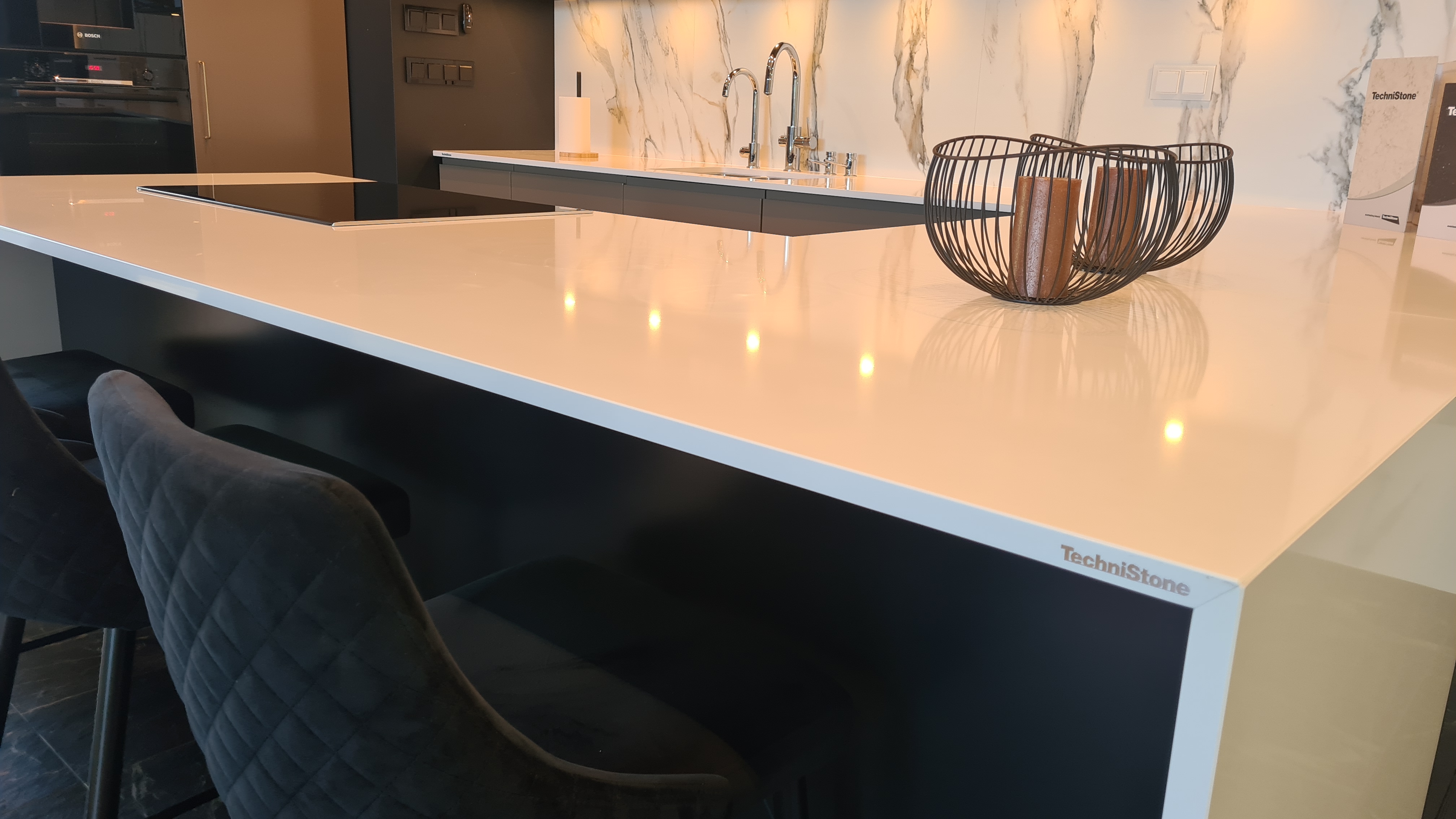 TechniStone Crystal Absolute White