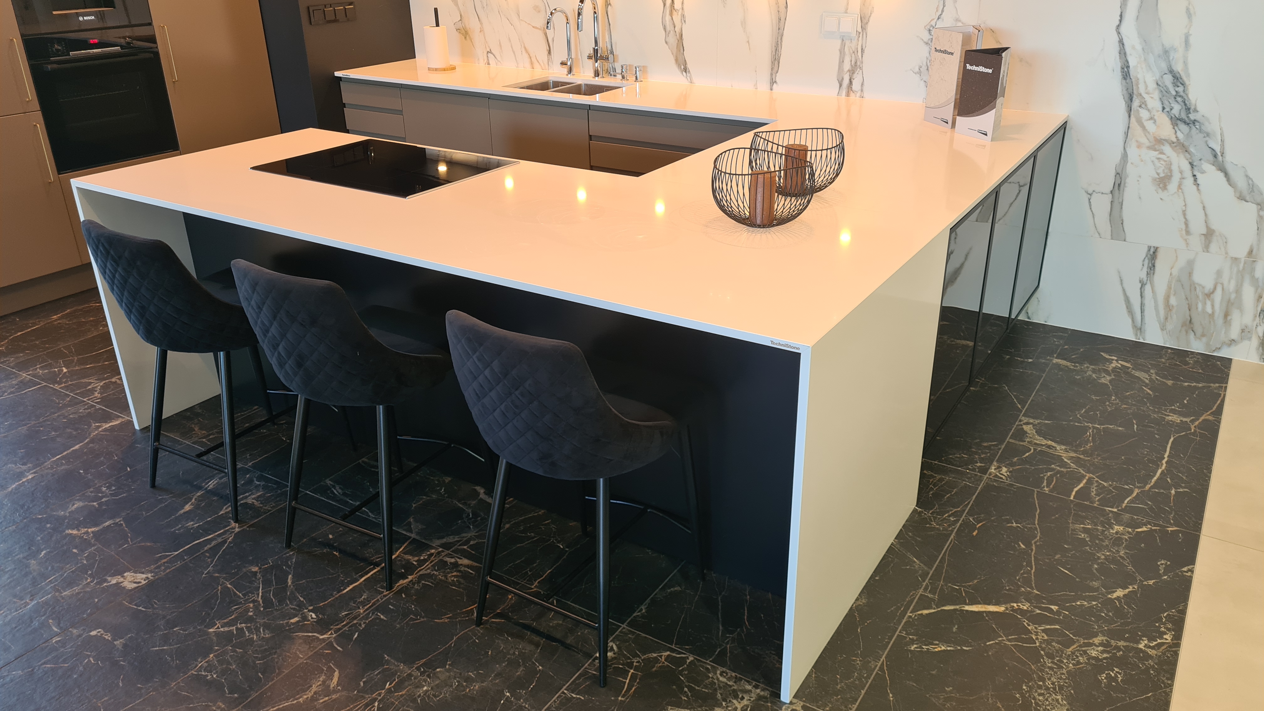 TechniStone Crystal Absolute White