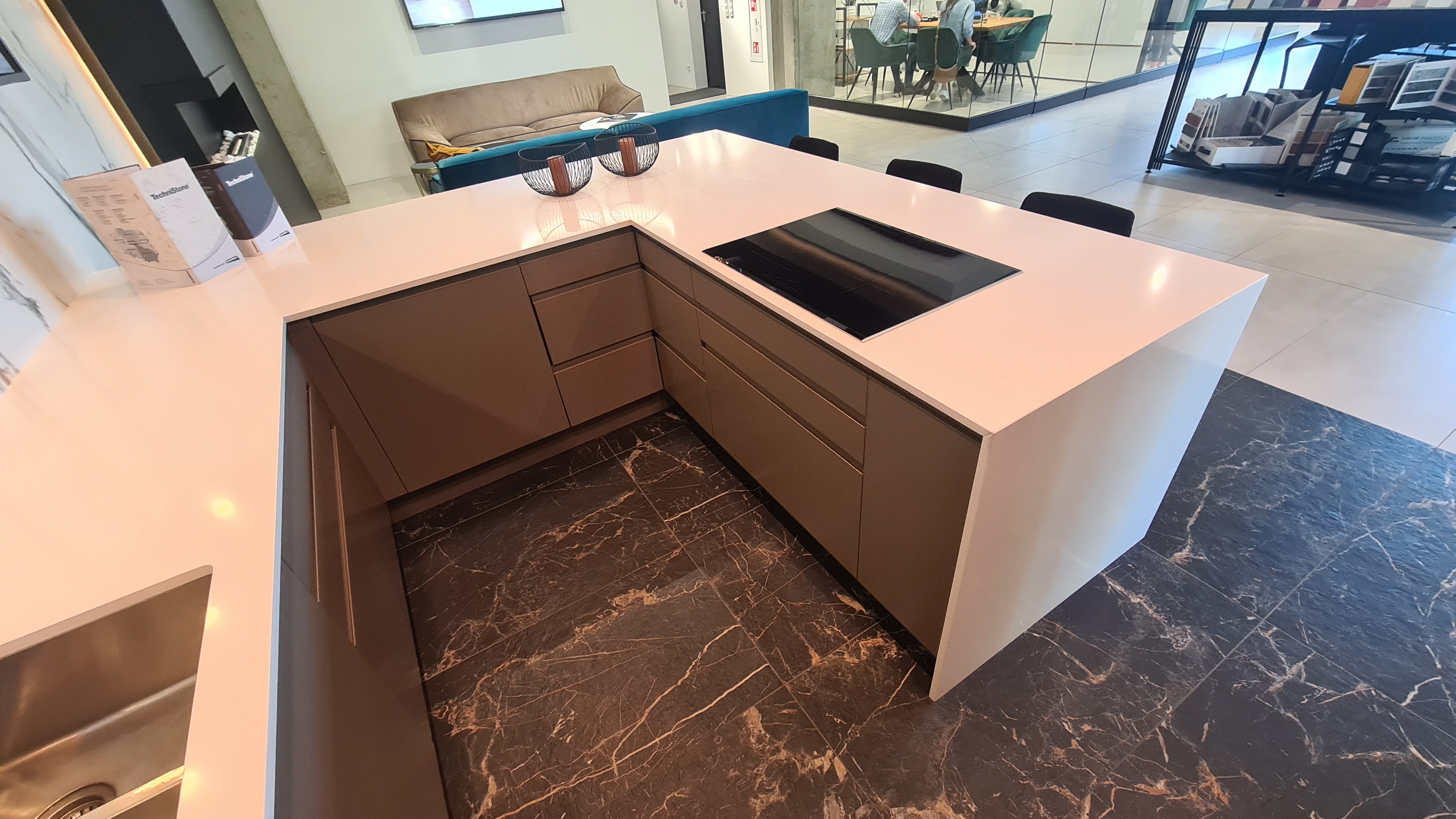 TechniStone Crystal Absolute White