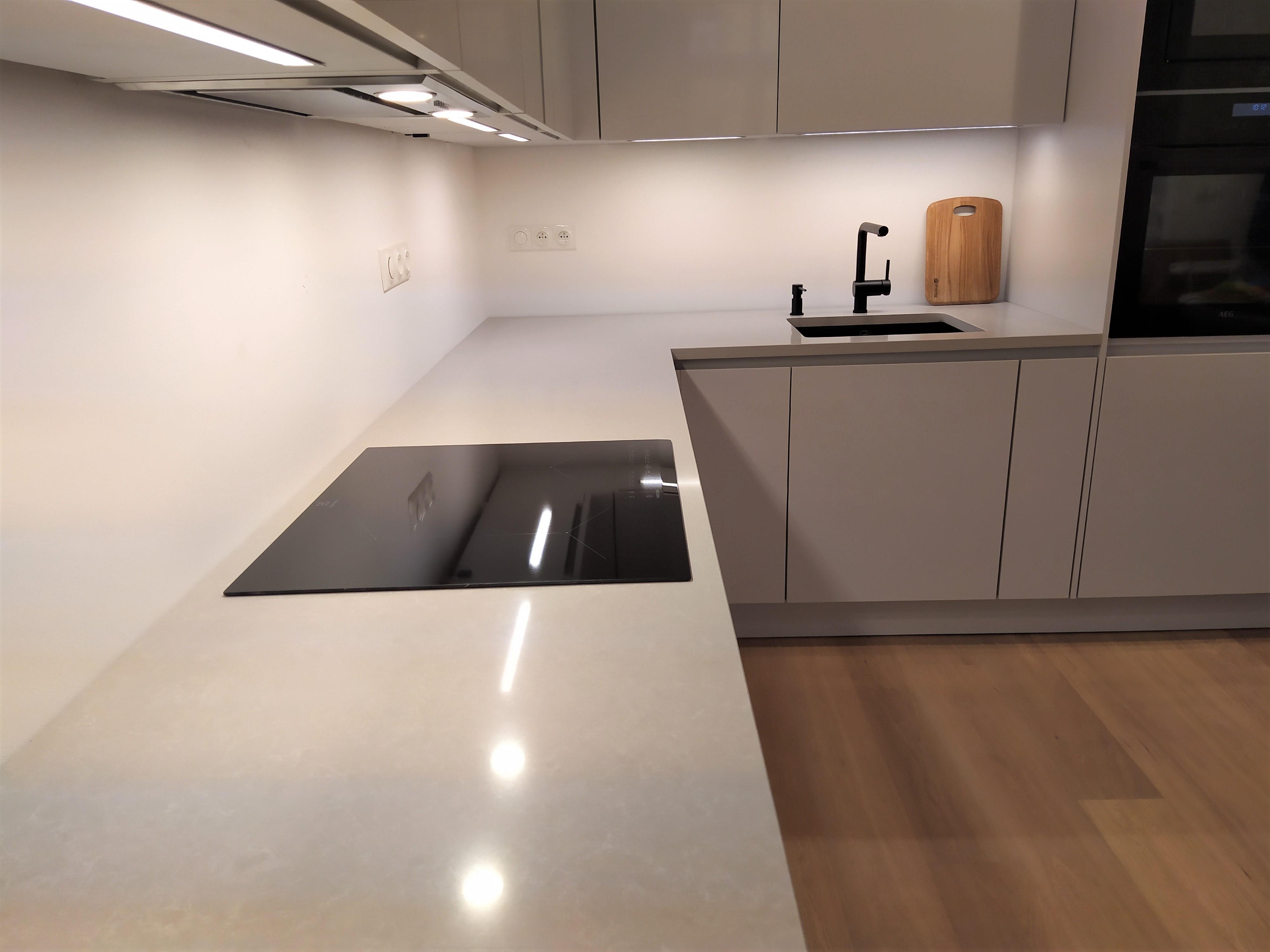 TechniStone Noble Ivory White