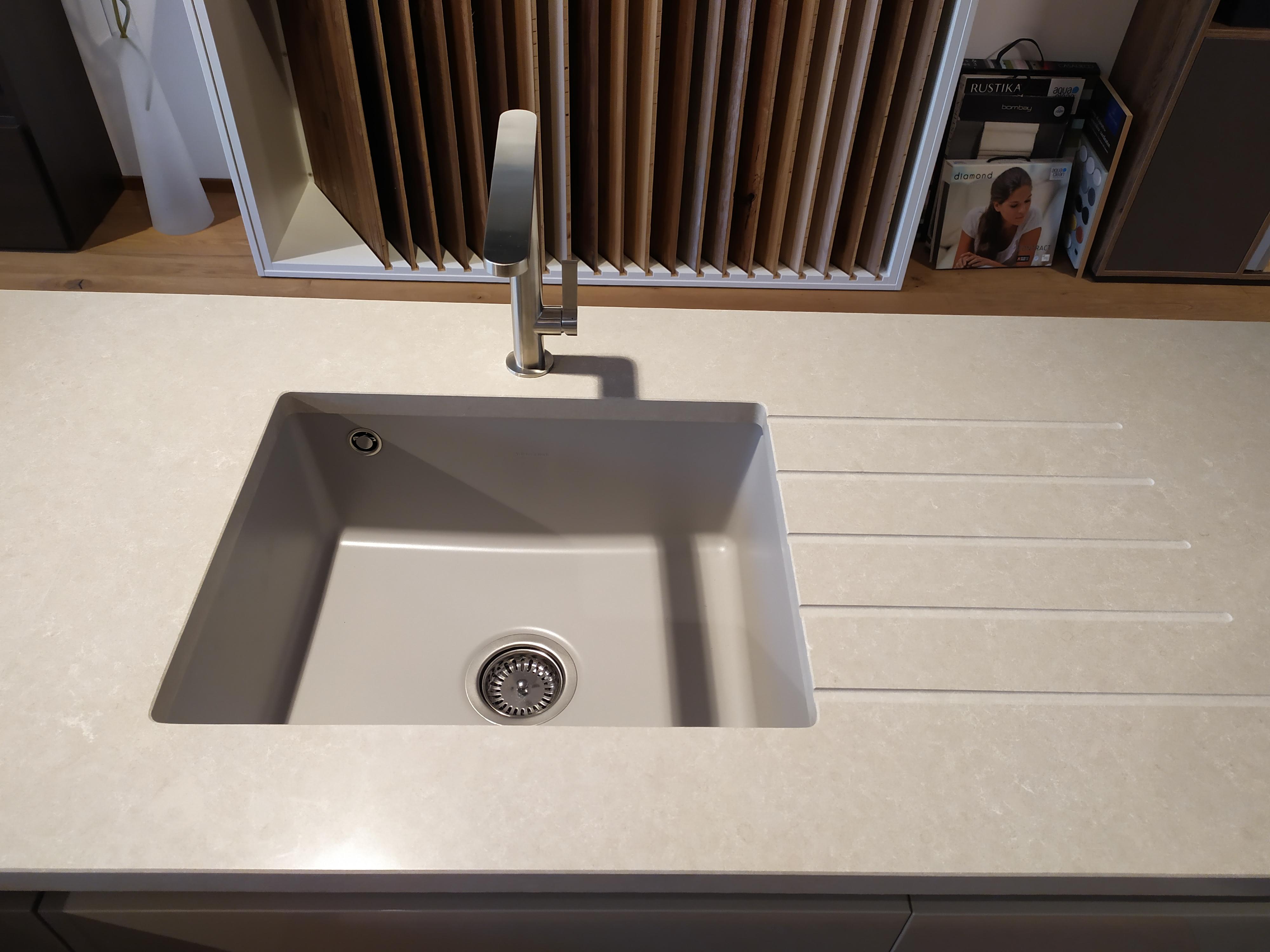 TechniStone Noble Ivory White