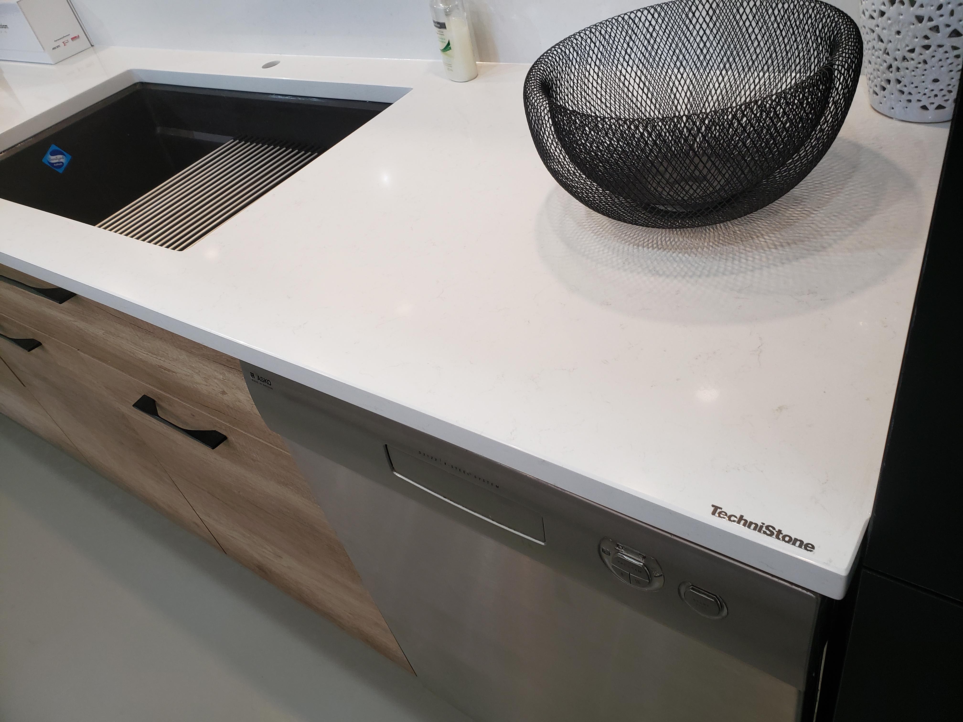 TechniStone Noble Supreme White