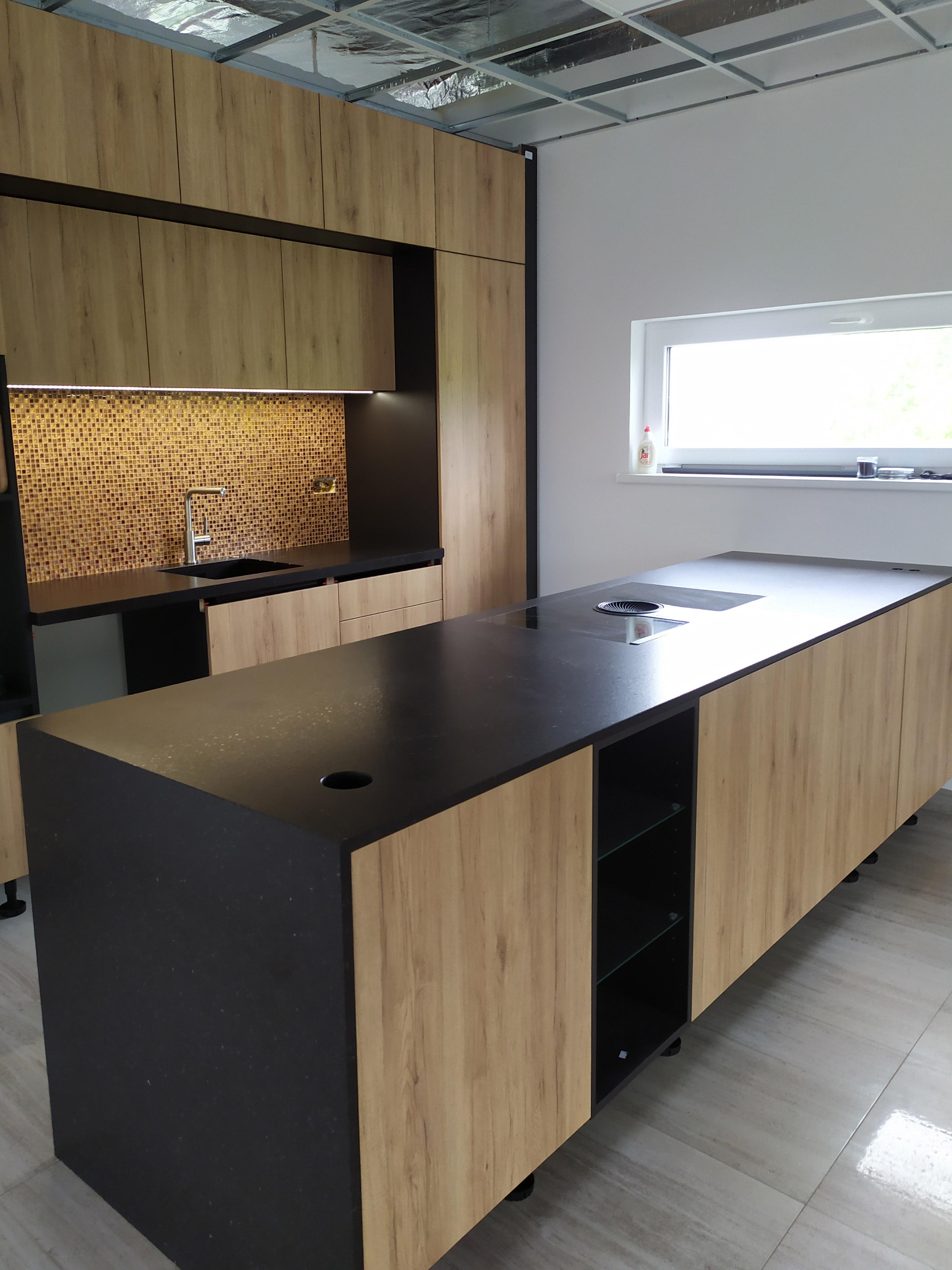 TechniStone Taurus Terazzo Dark