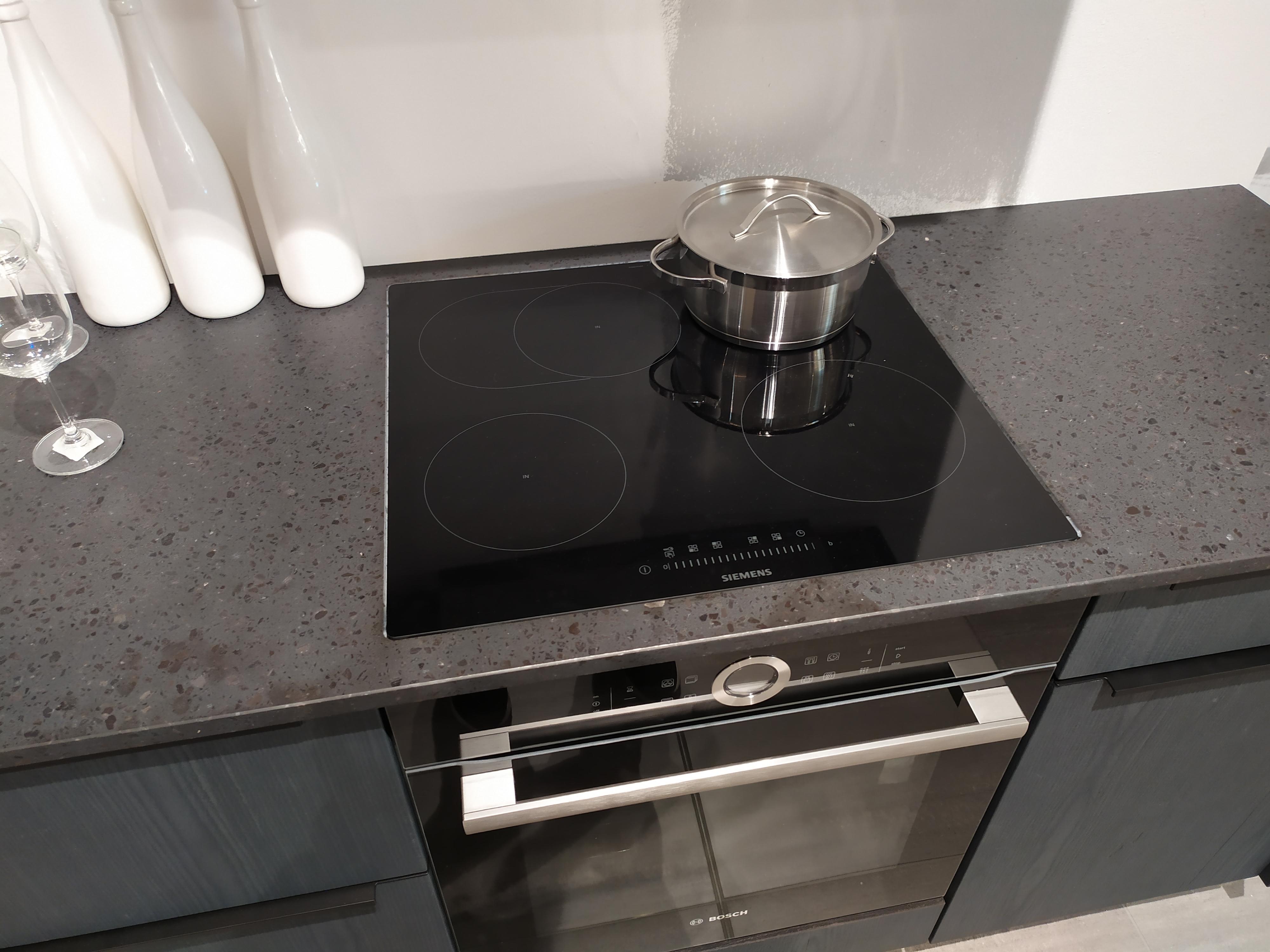 TechniStone Taurus Terazzo Dark Matt