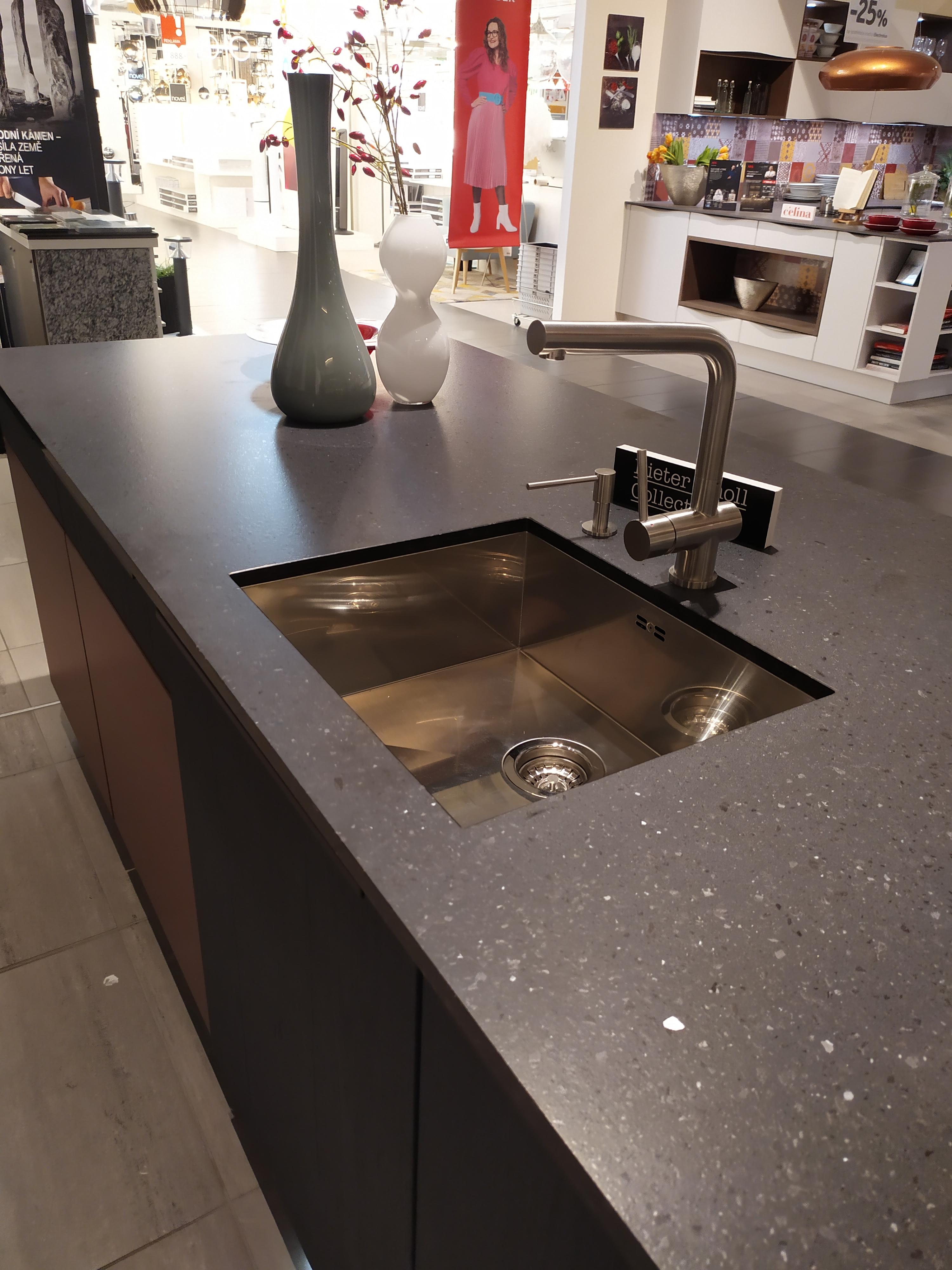 TechniStone Taurus Terazzo Dark Matt