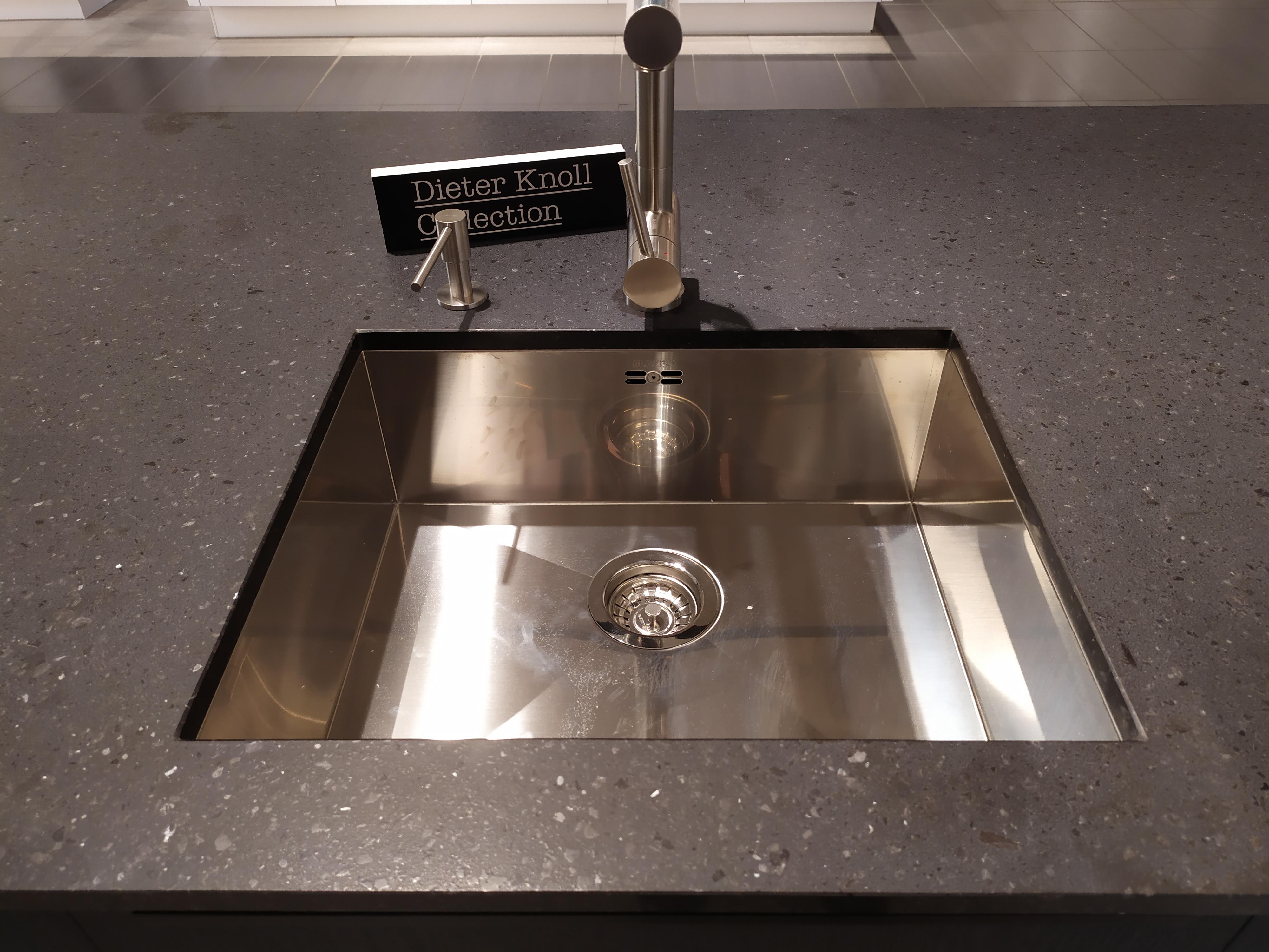 TechniStone Taurus Terazzo Dark Matt
