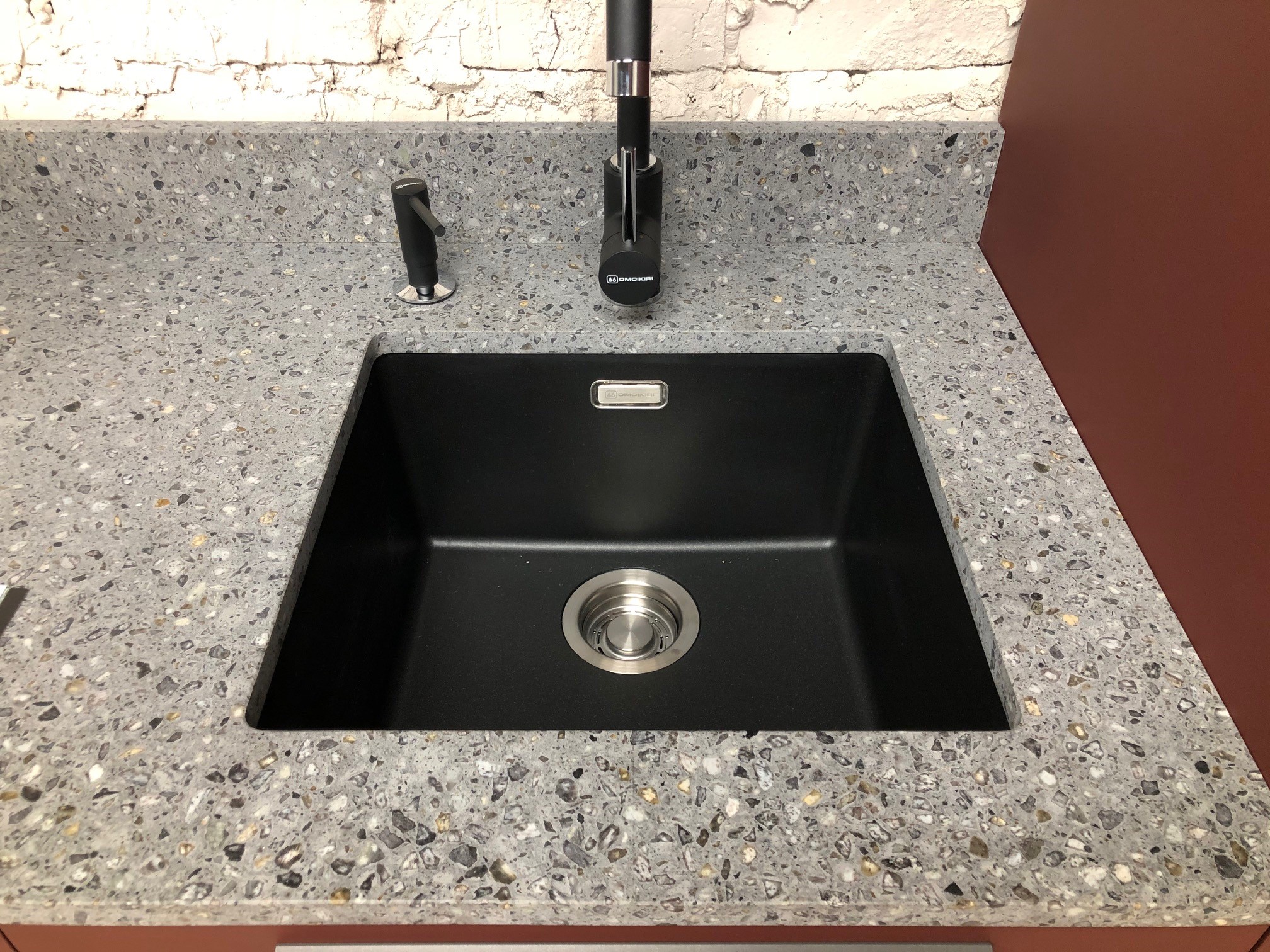 TechniStone Taurus Terazzo Grey