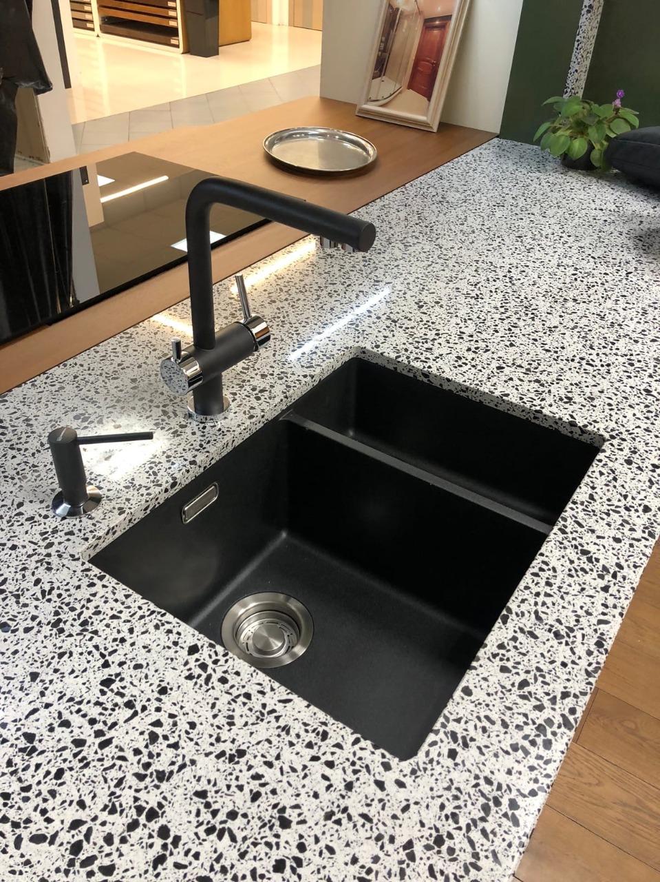 TechniStone Taurus Terazzo White