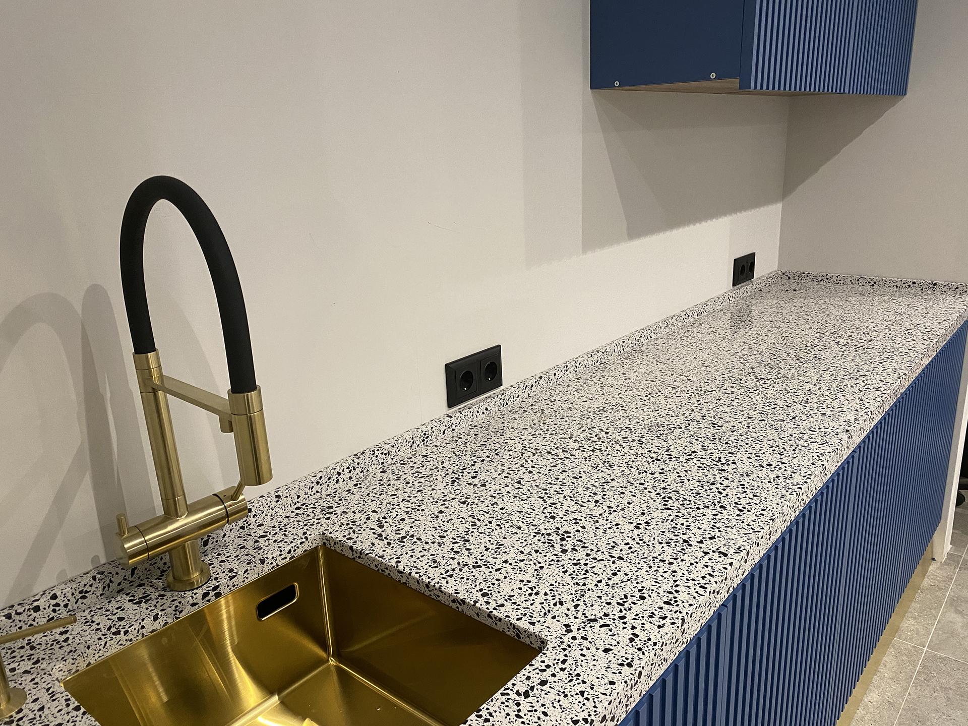 TechniStone Taurus Terazzo White