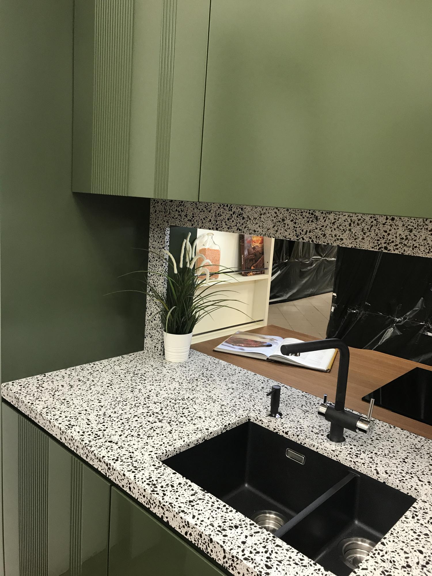 TechniStone Taurus Terazzo White
